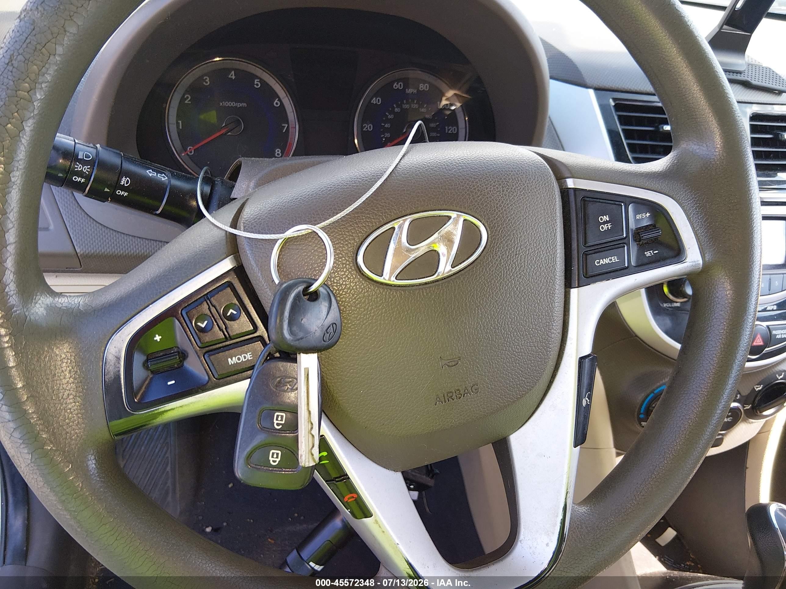 2012 Hyundai Accent Gls Белый vin: KMHCU4AE4CU173645