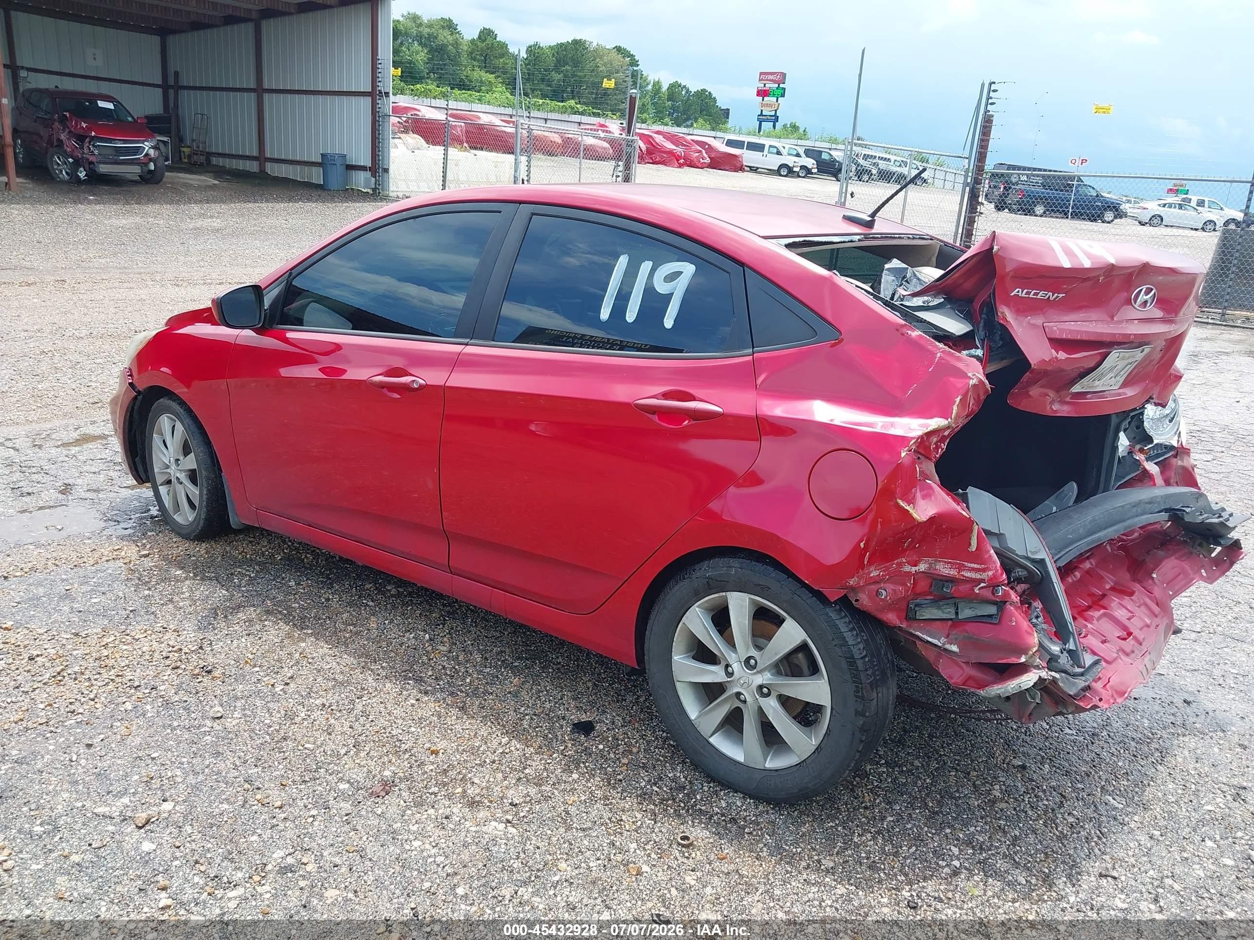 2012 Hyundai Accent Gls Red vin: KMHCU4AE4CU263670