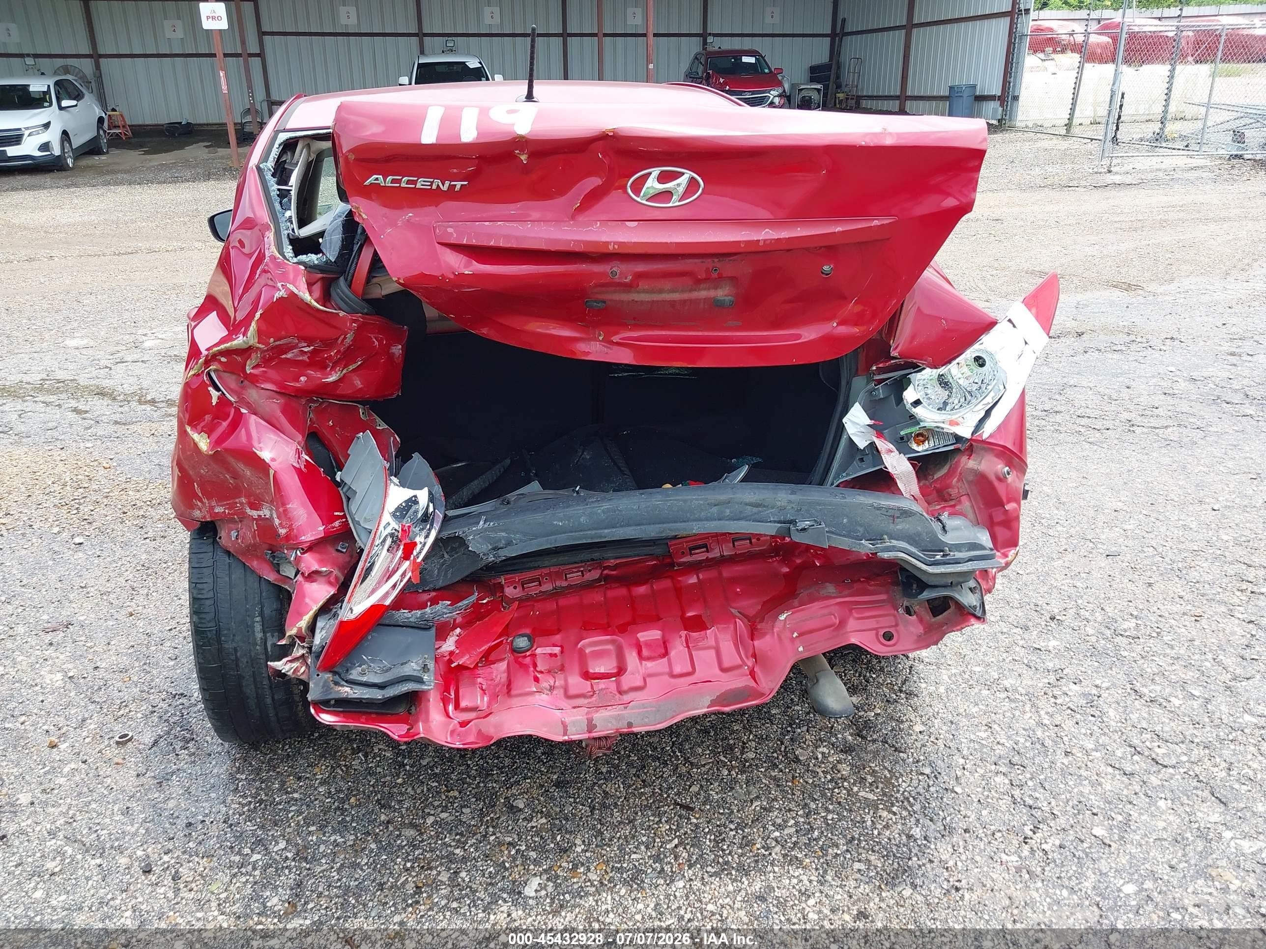 2012 Hyundai Accent Gls Red vin: KMHCU4AE4CU263670