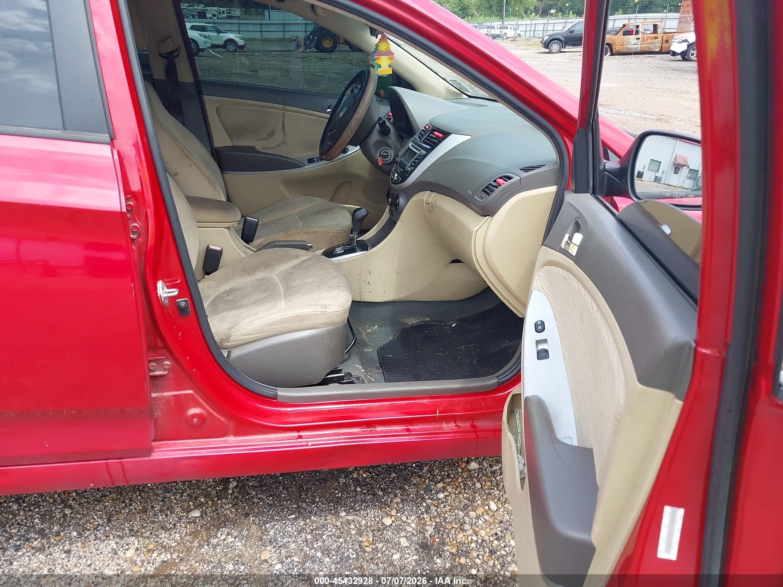 2012 Hyundai Accent Gls Red vin: KMHCU4AE4CU263670