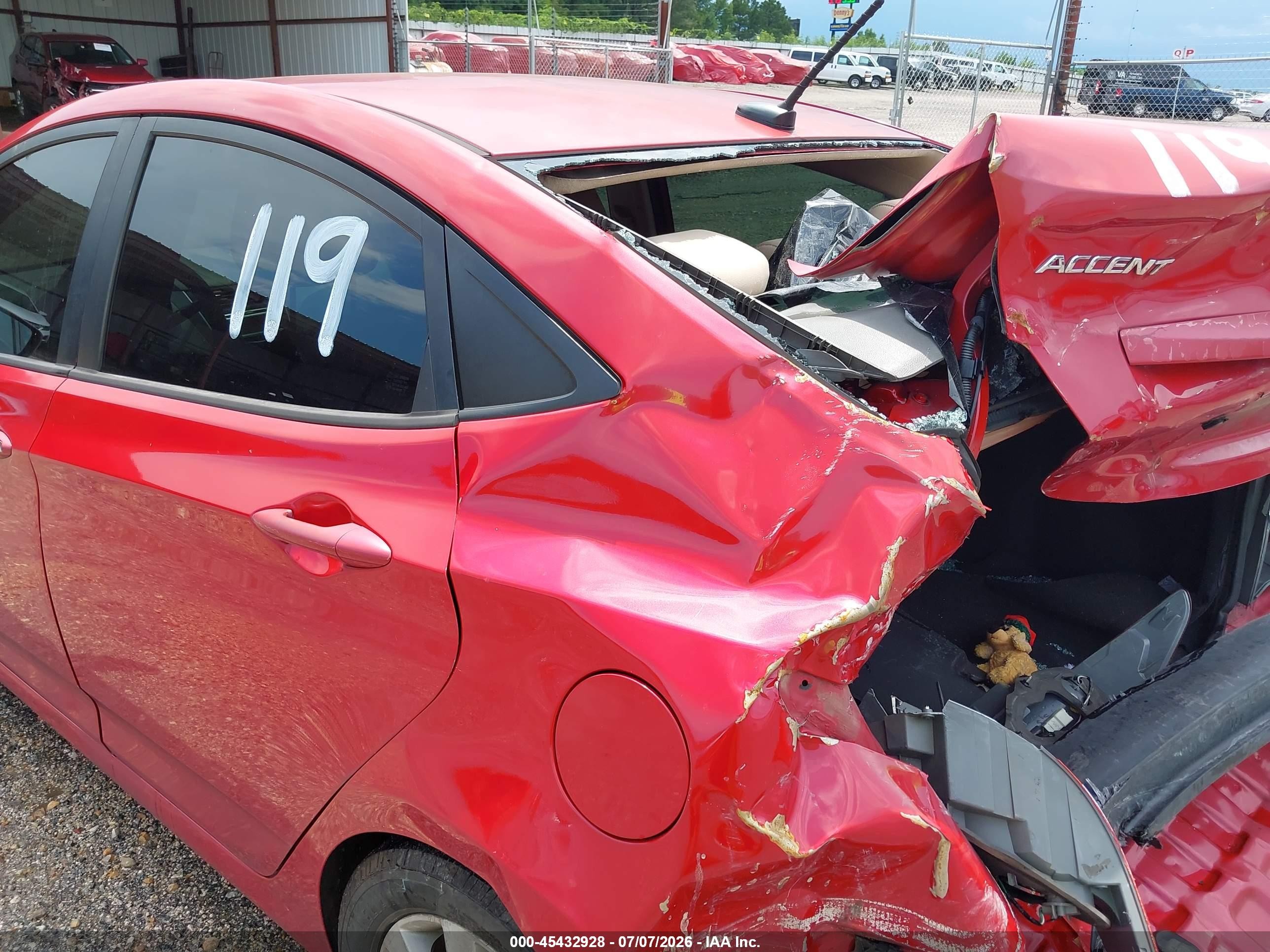 2012 Hyundai Accent Gls Red vin: KMHCU4AE4CU263670