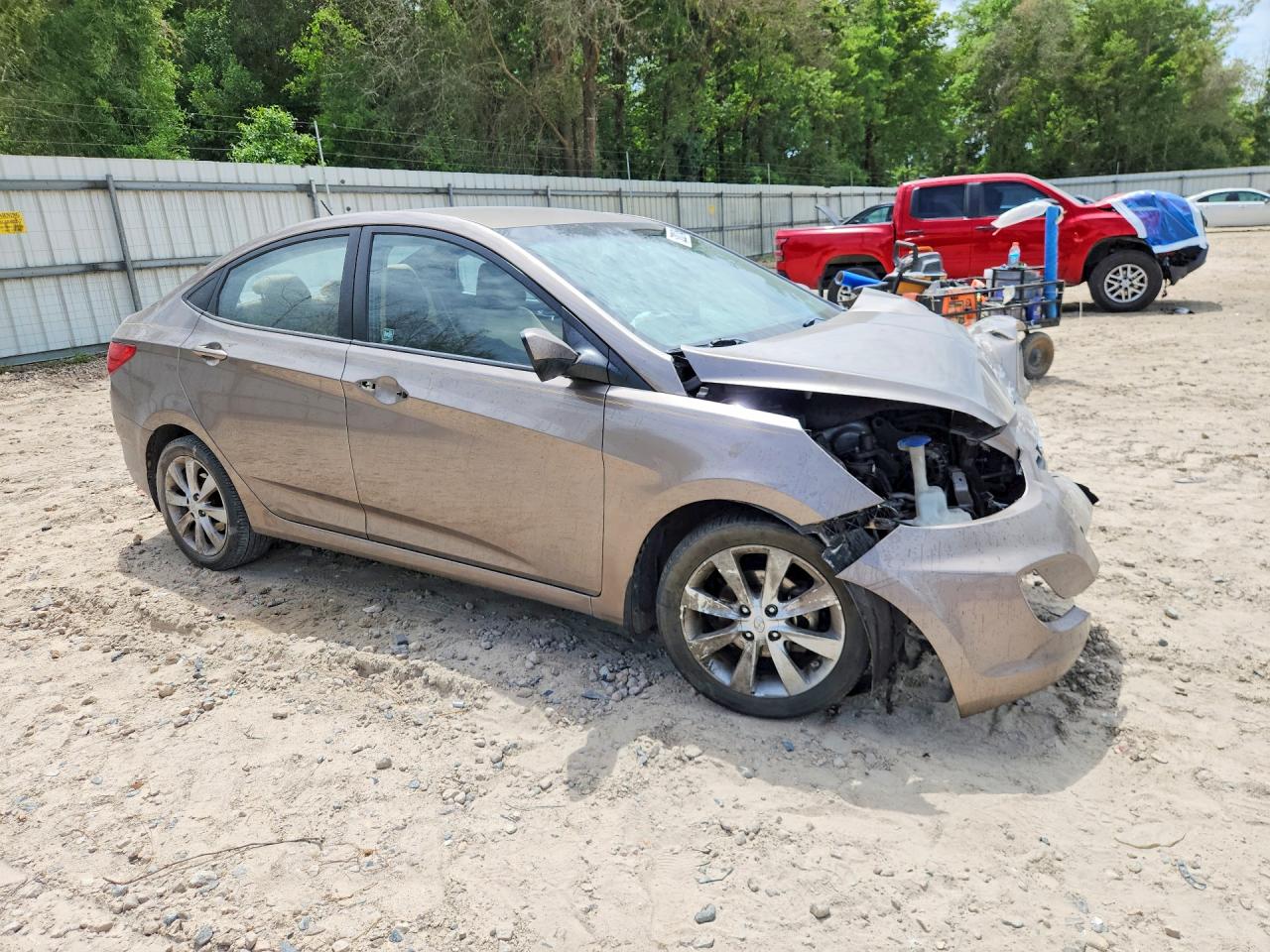 2013 Hyundai Accent Gls Tan vin: KMHCU4AE4DU277652