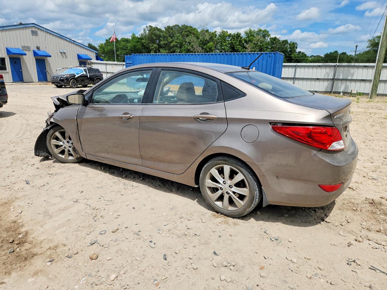 2013 Hyundai Accent Gls Tan vin: KMHCU4AE4DU277652