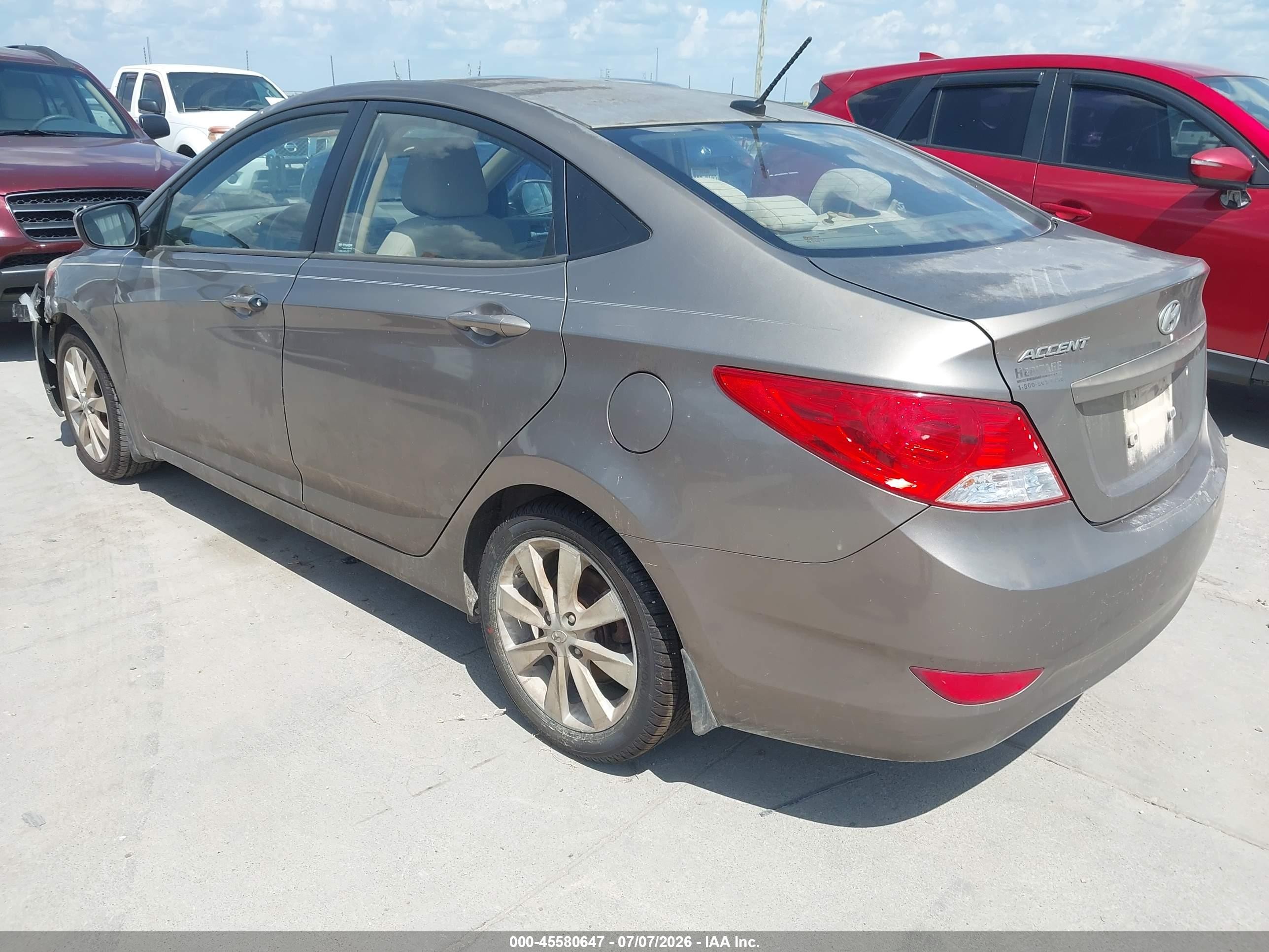 2013 Hyundai Accent Gls Dark Brown vin: KMHCU4AE4DU313310