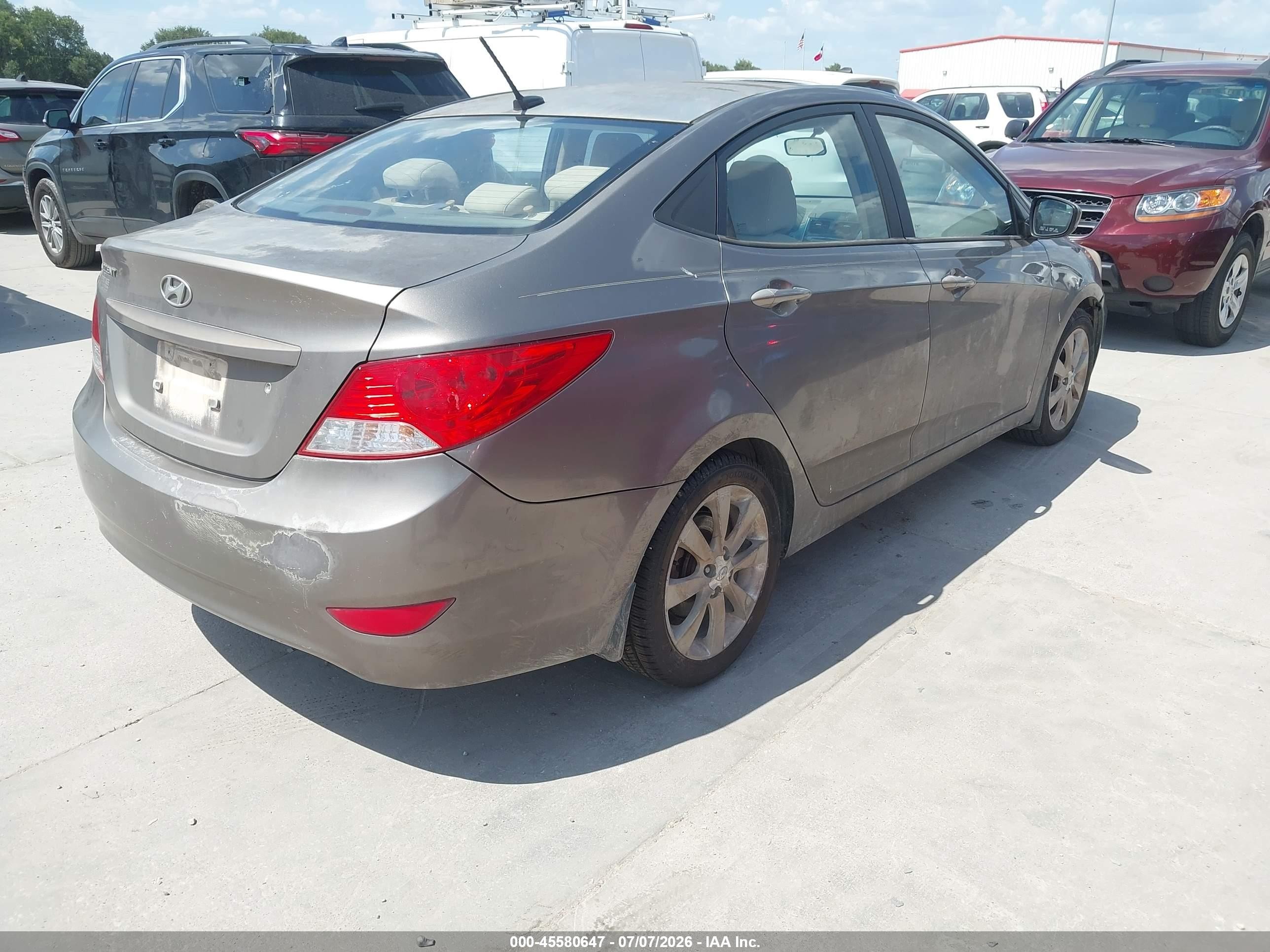 2013 Hyundai Accent Gls Dark Brown vin: KMHCU4AE4DU313310