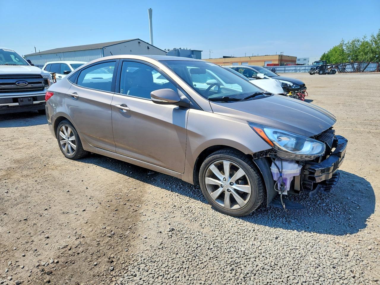 2013 Hyundai Accent Gls Beige vin: KMHCU4AE4DU329930