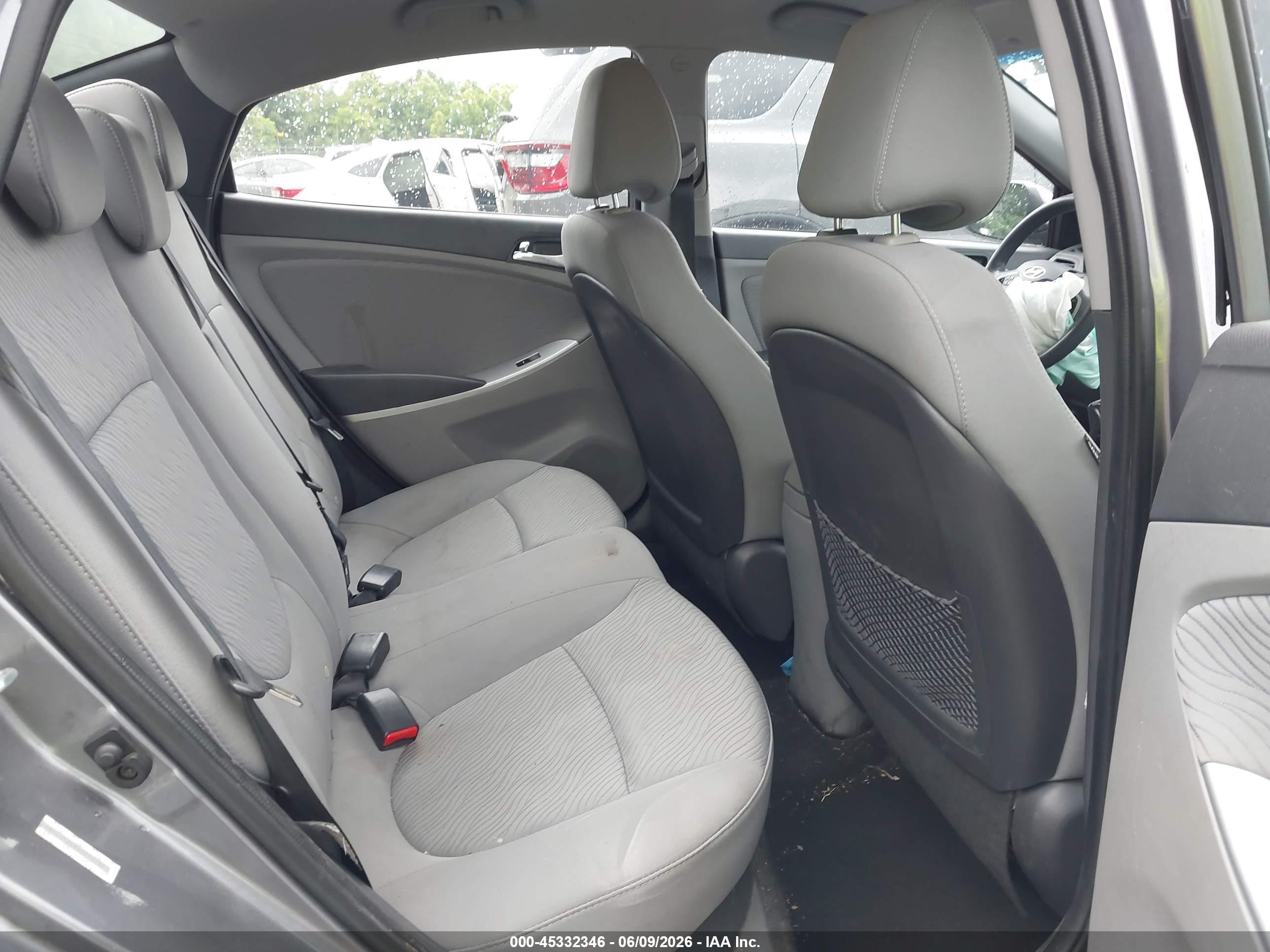 2013 Hyundai Accent Gls Gray vin: KMHCU4AE4DU579751