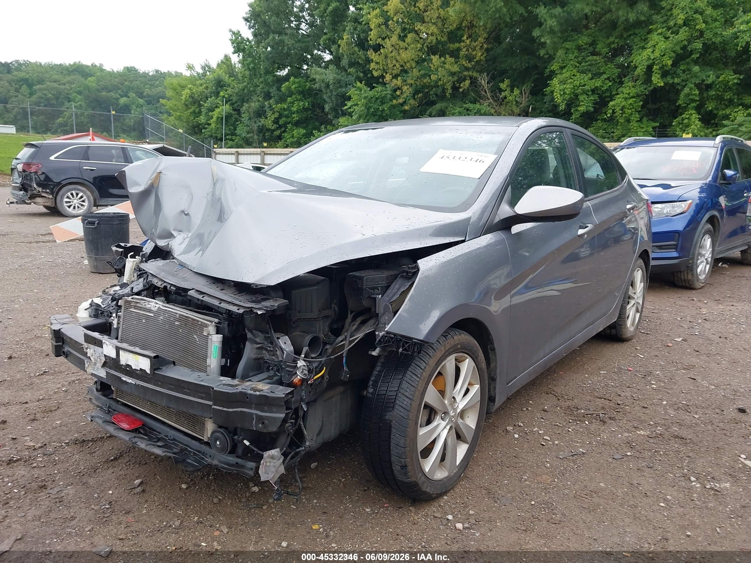 2013 Hyundai Accent Gls Gray vin: KMHCU4AE4DU579751
