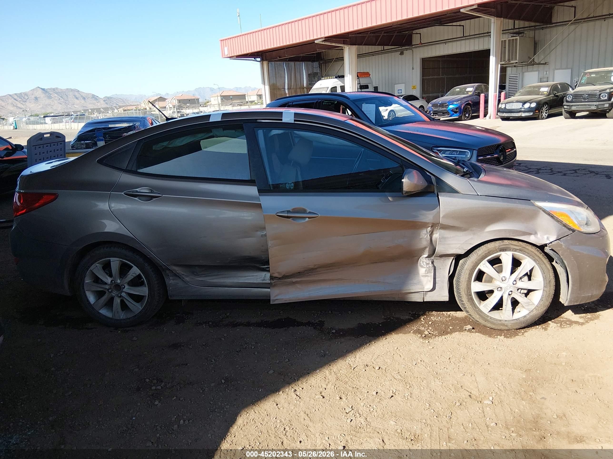2014 Hyundai Accent Gls Gray vin: KMHCU4AE4EU765601