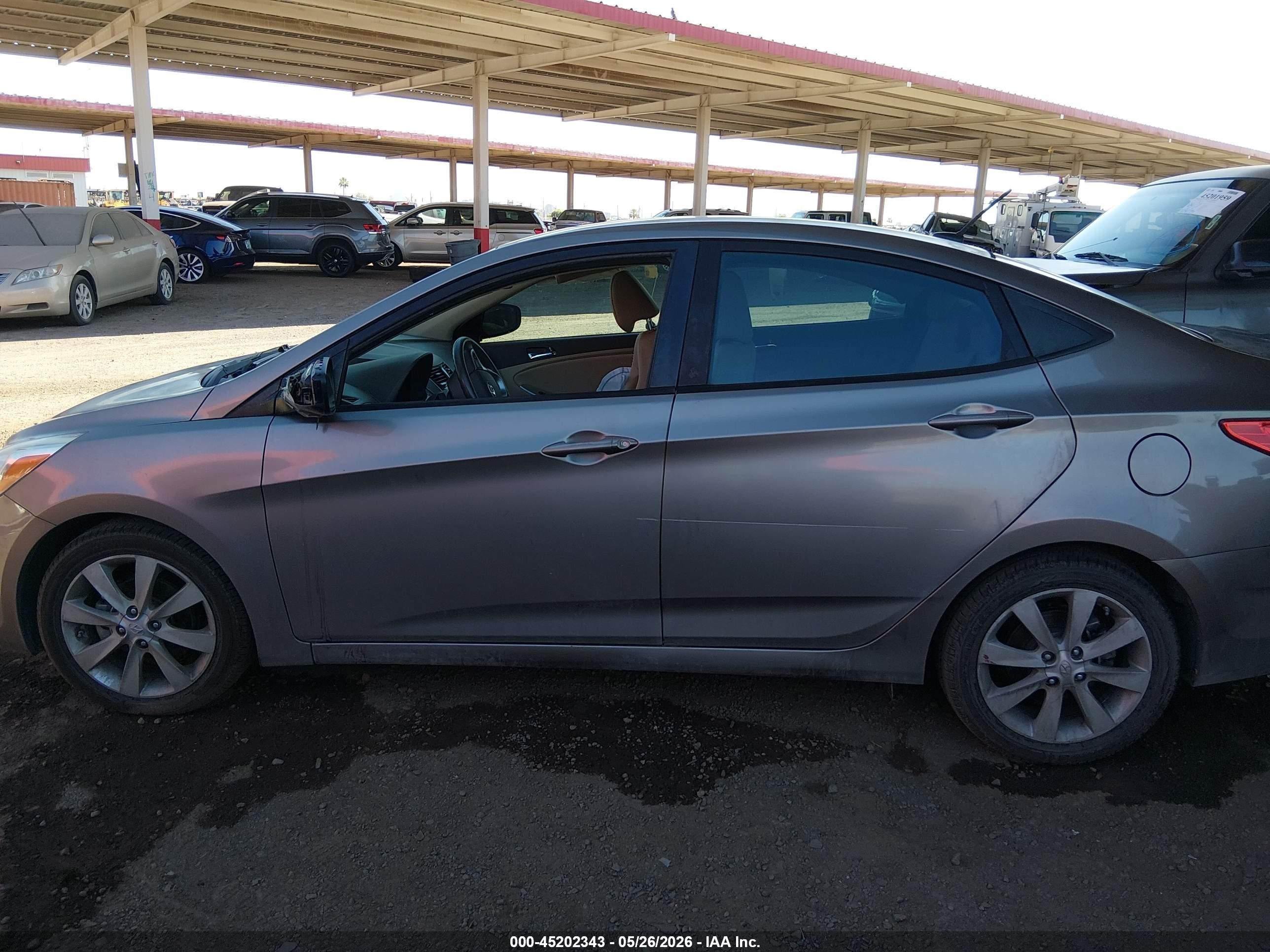 2014 Hyundai Accent Gls Gray vin: KMHCU4AE4EU765601