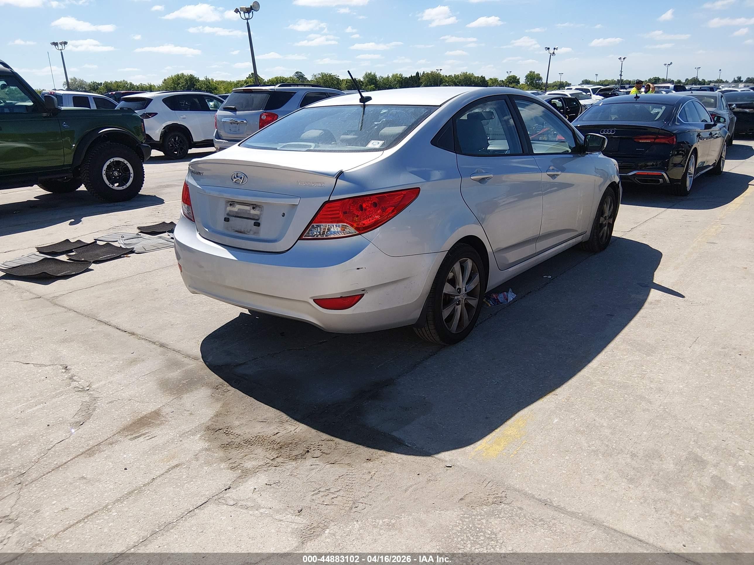 2014 Hyundai Accent Gls Silver vin: KMHCU4AE4EU766148