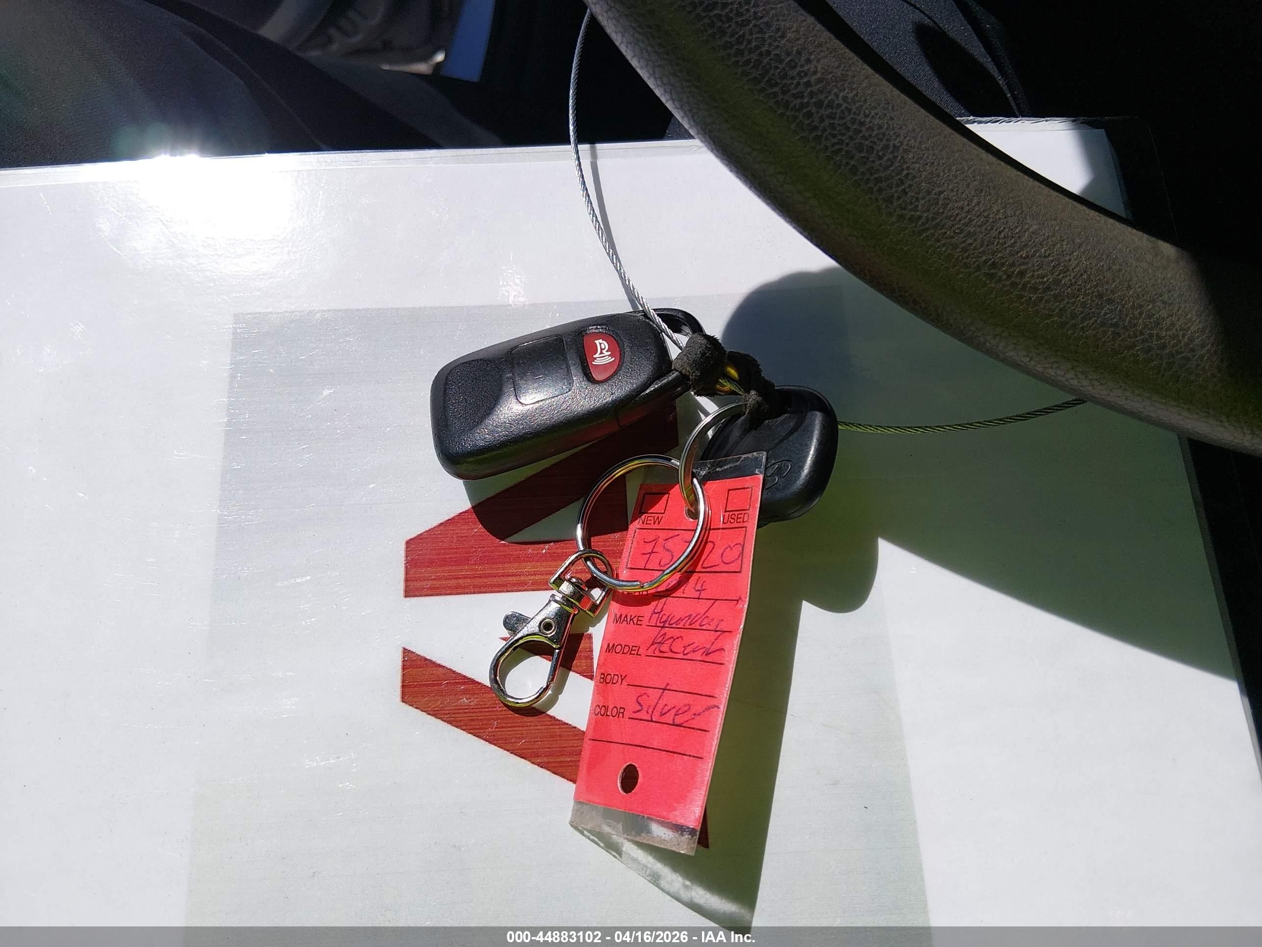 2014 Hyundai Accent Gls Silver vin: KMHCU4AE4EU766148