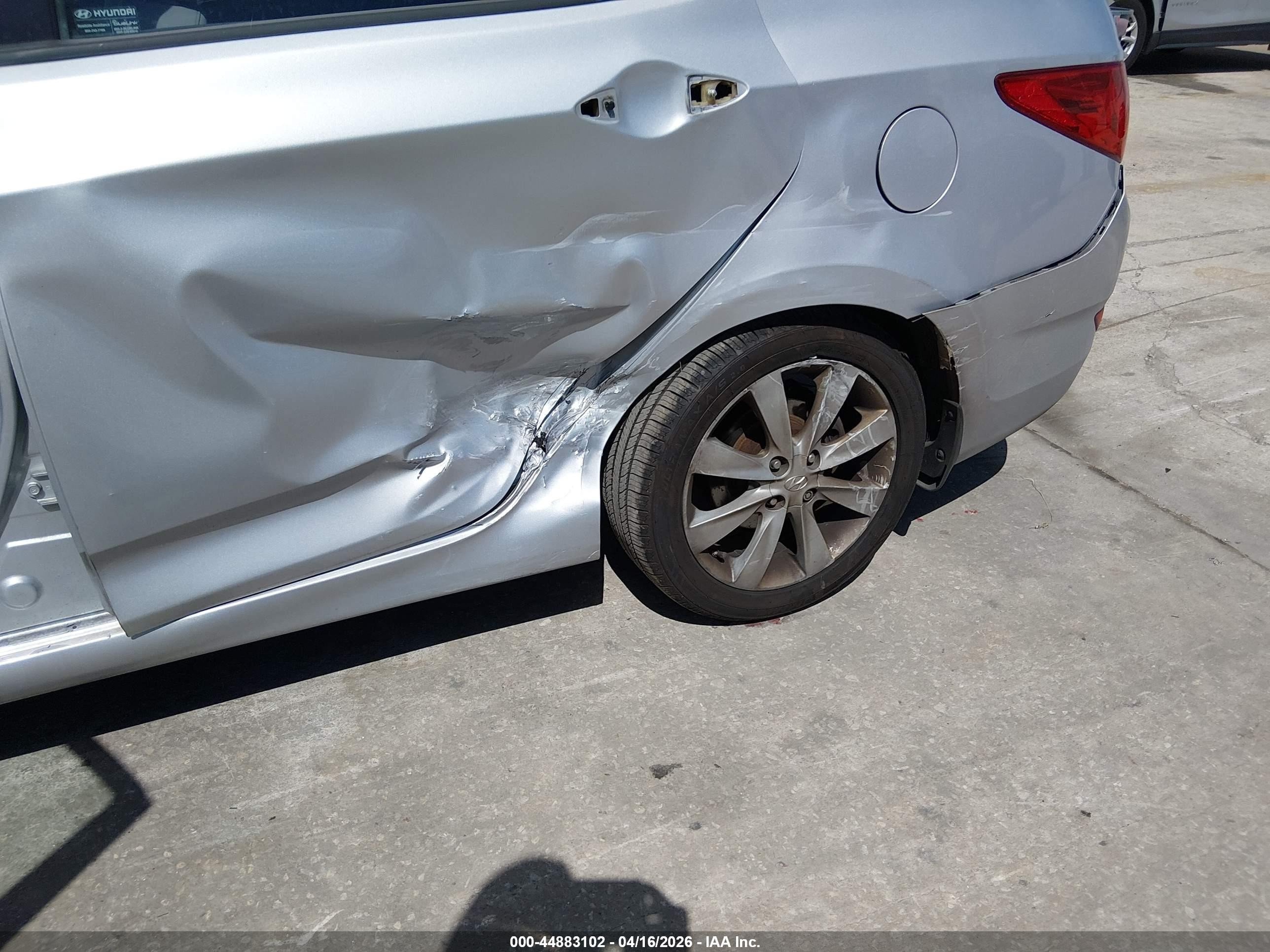 2014 Hyundai Accent Gls Silver vin: KMHCU4AE4EU766148