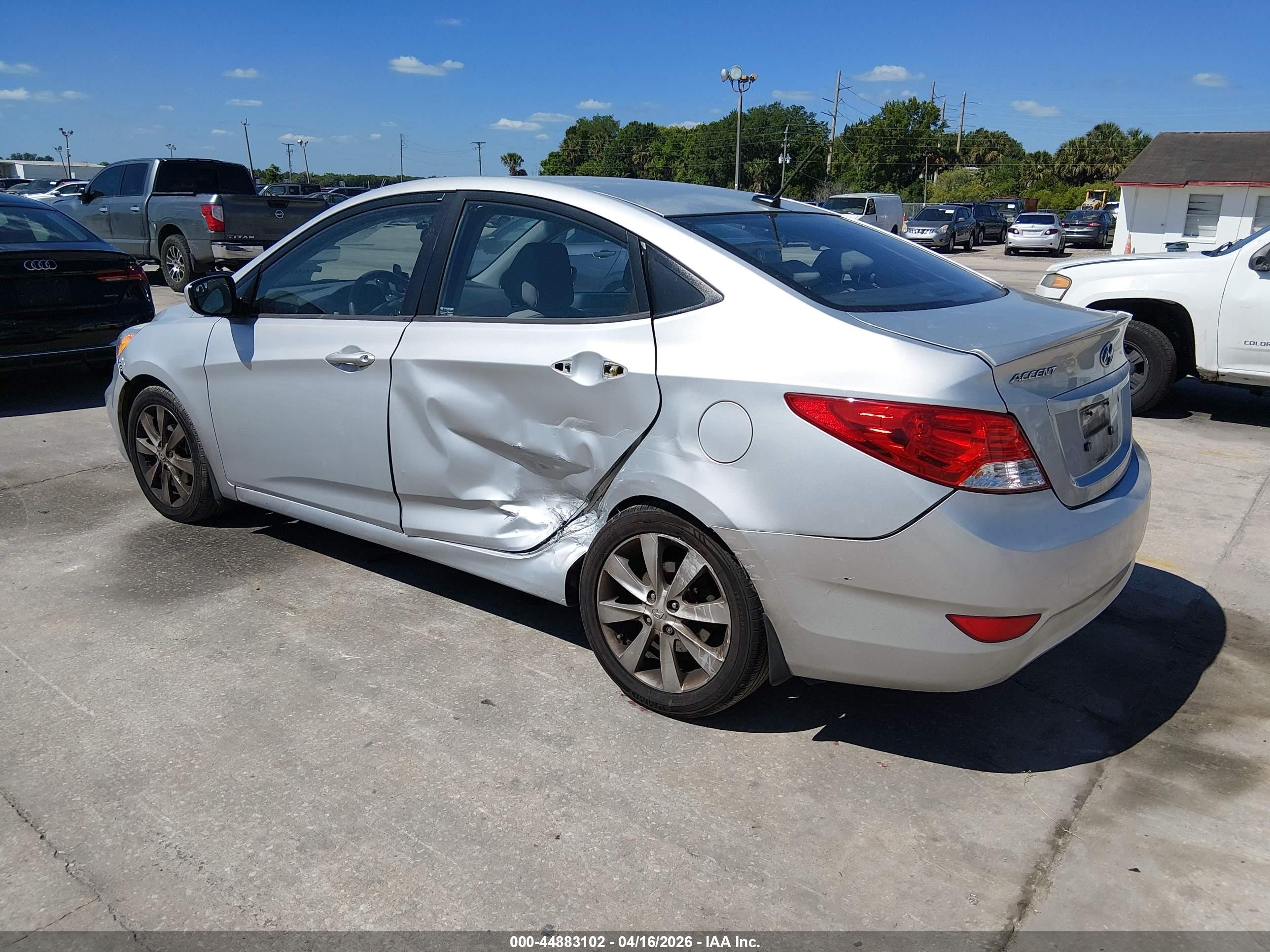 2014 Hyundai Accent Gls Silver vin: KMHCU4AE4EU766148