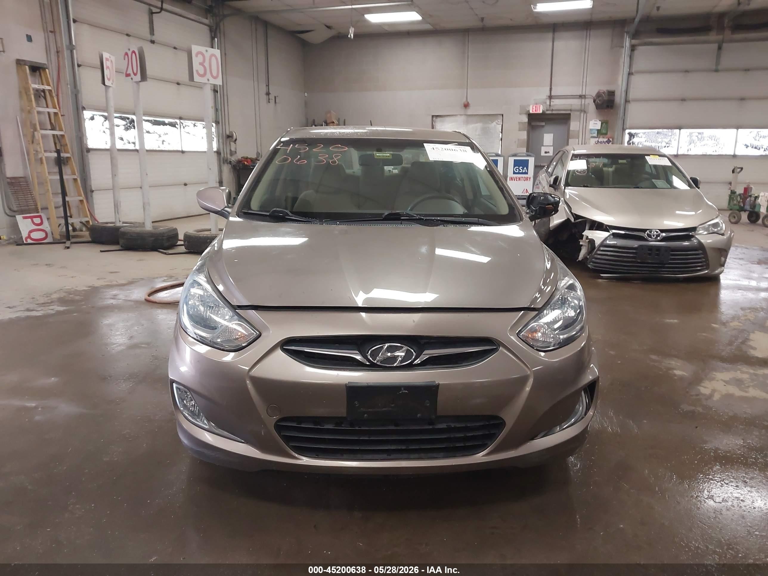 2012 Hyundai Accent Gls Brown vin: KMHCU4AE5CU211934