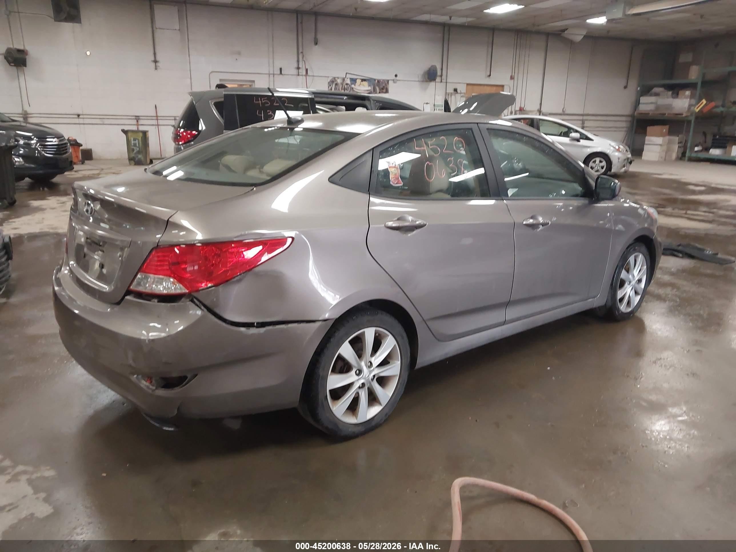 2012 Hyundai Accent Gls Brown vin: KMHCU4AE5CU211934
