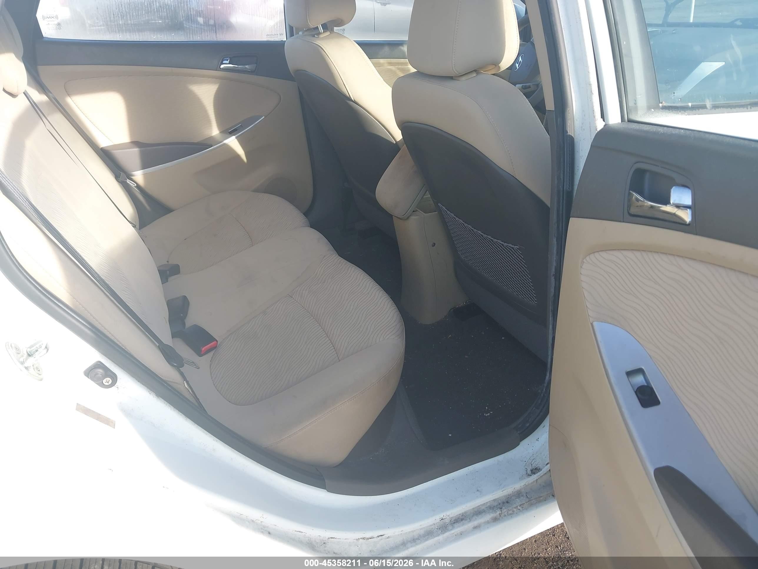 2012 Hyundai Accent Gls Белый vin: KMHCU4AE5CU262396