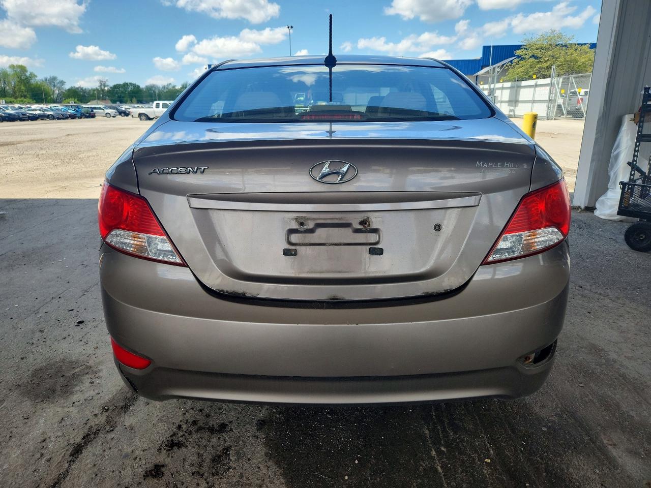 2013 Hyundai Accent Gls Brown vin: KMHCU4AE5DU311629