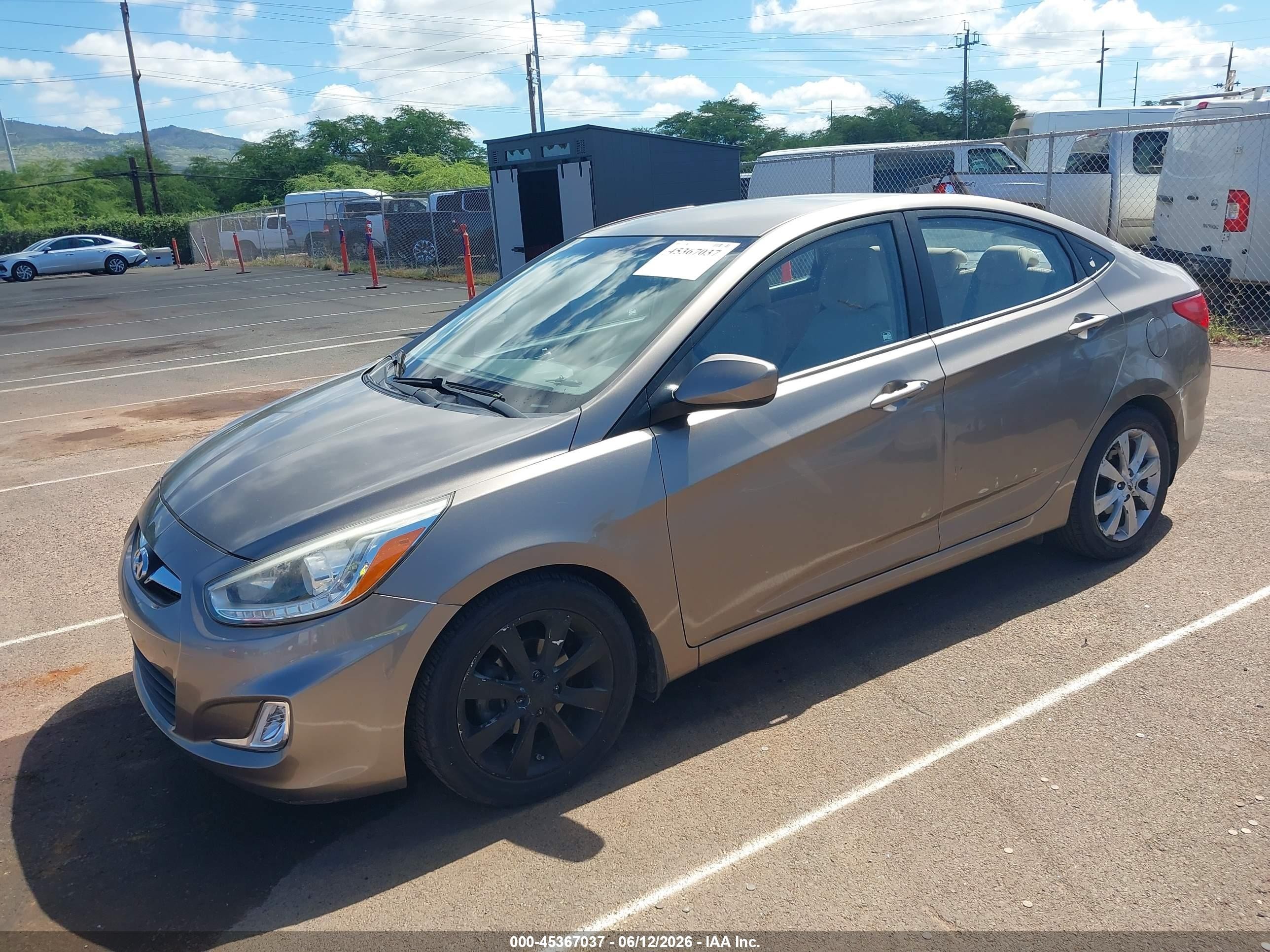 2014 Hyundai Accent Gls Gray vin: KMHCU4AE5EU753425