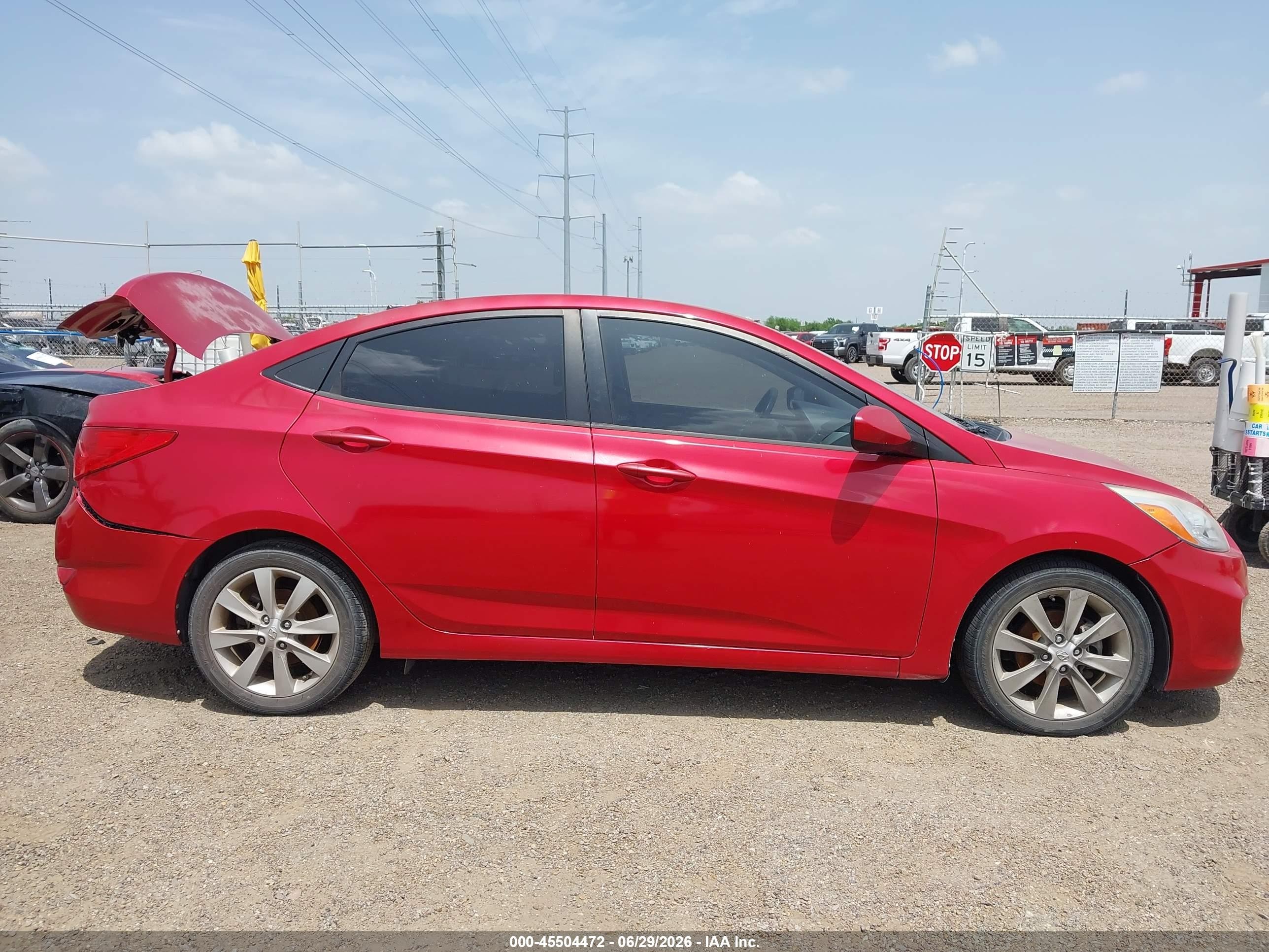 2014 Hyundai Accent Gls Red vin: KMHCU4AE5EU761668