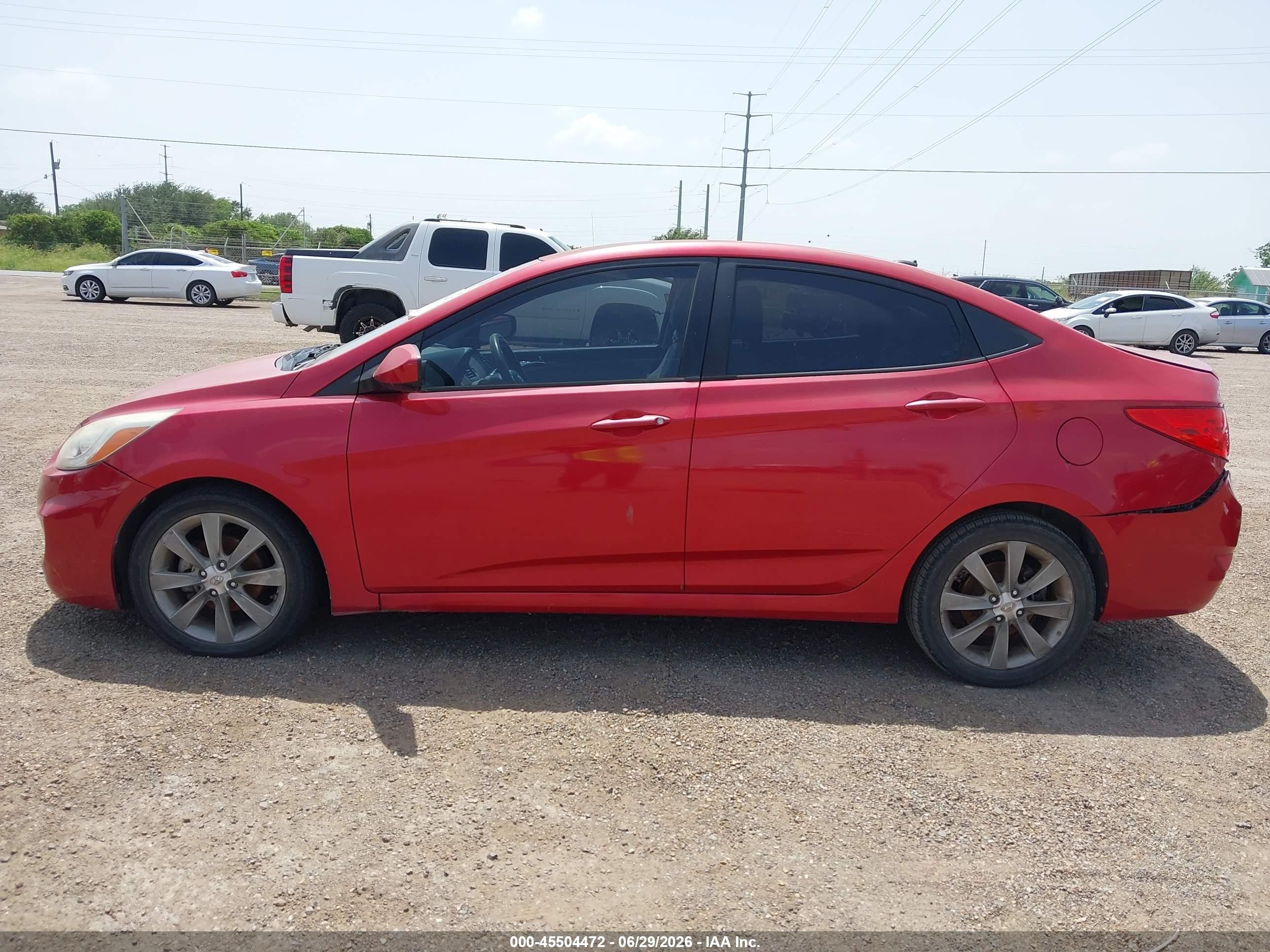2014 Hyundai Accent Gls Red vin: KMHCU4AE5EU761668