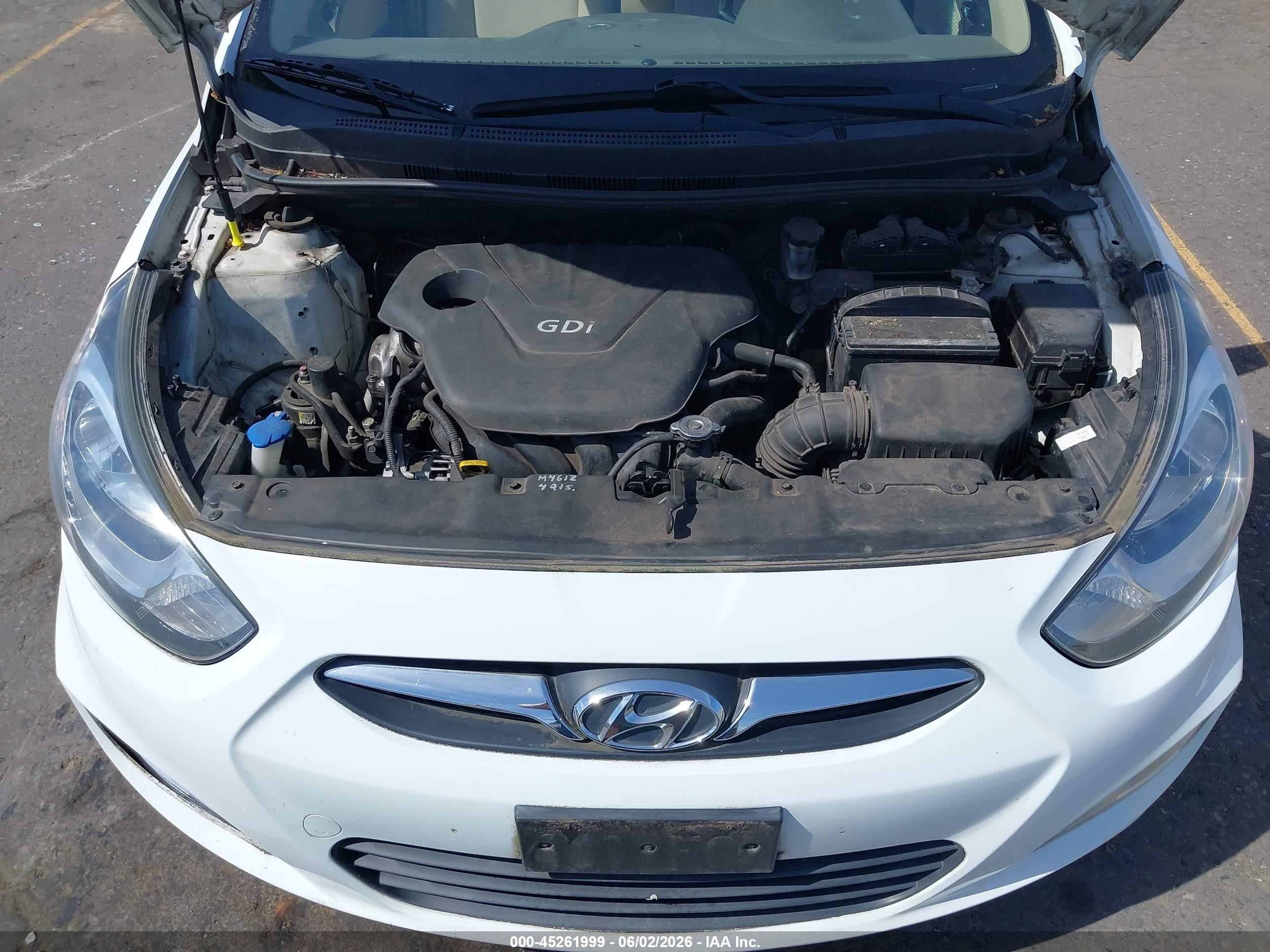 2012 Hyundai Accent Gls White vin: KMHCU4AE6CU064491
