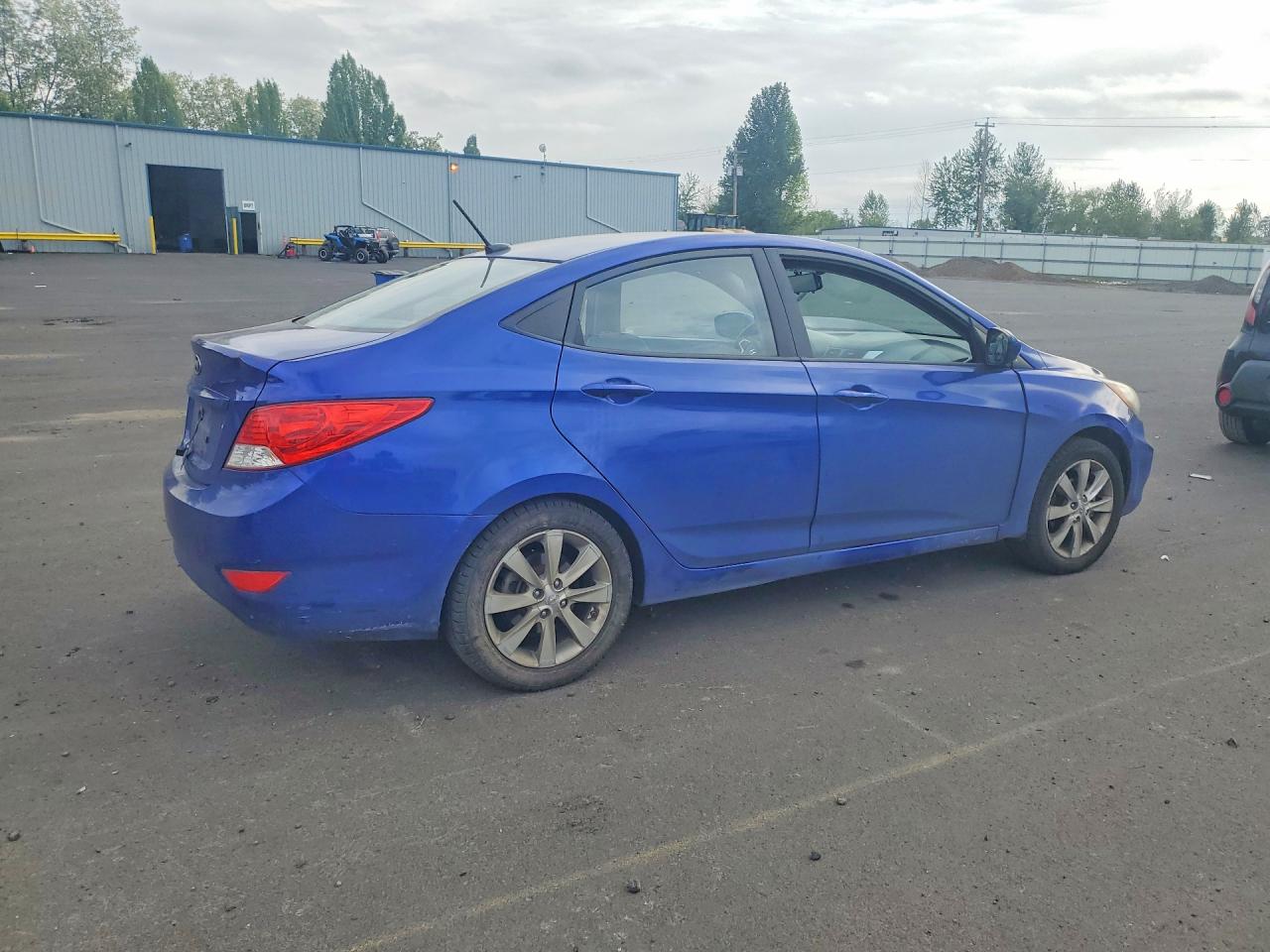 2012 Hyundai Accent Gls Blue vin: KMHCU4AE6CU182301