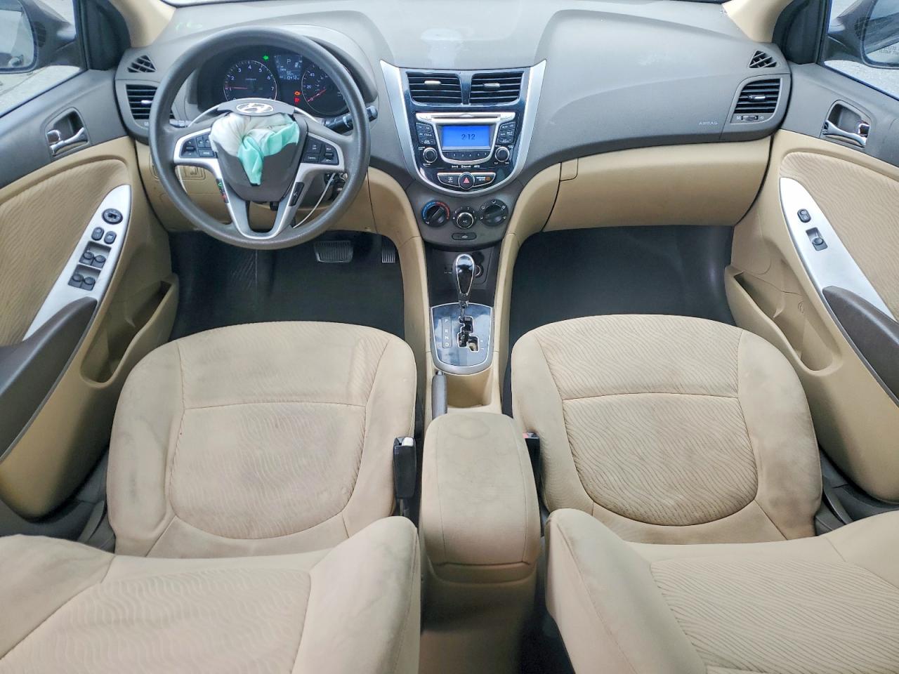 2012 Hyundai Accent Gls Tan vin: KMHCU4AE6CU196473