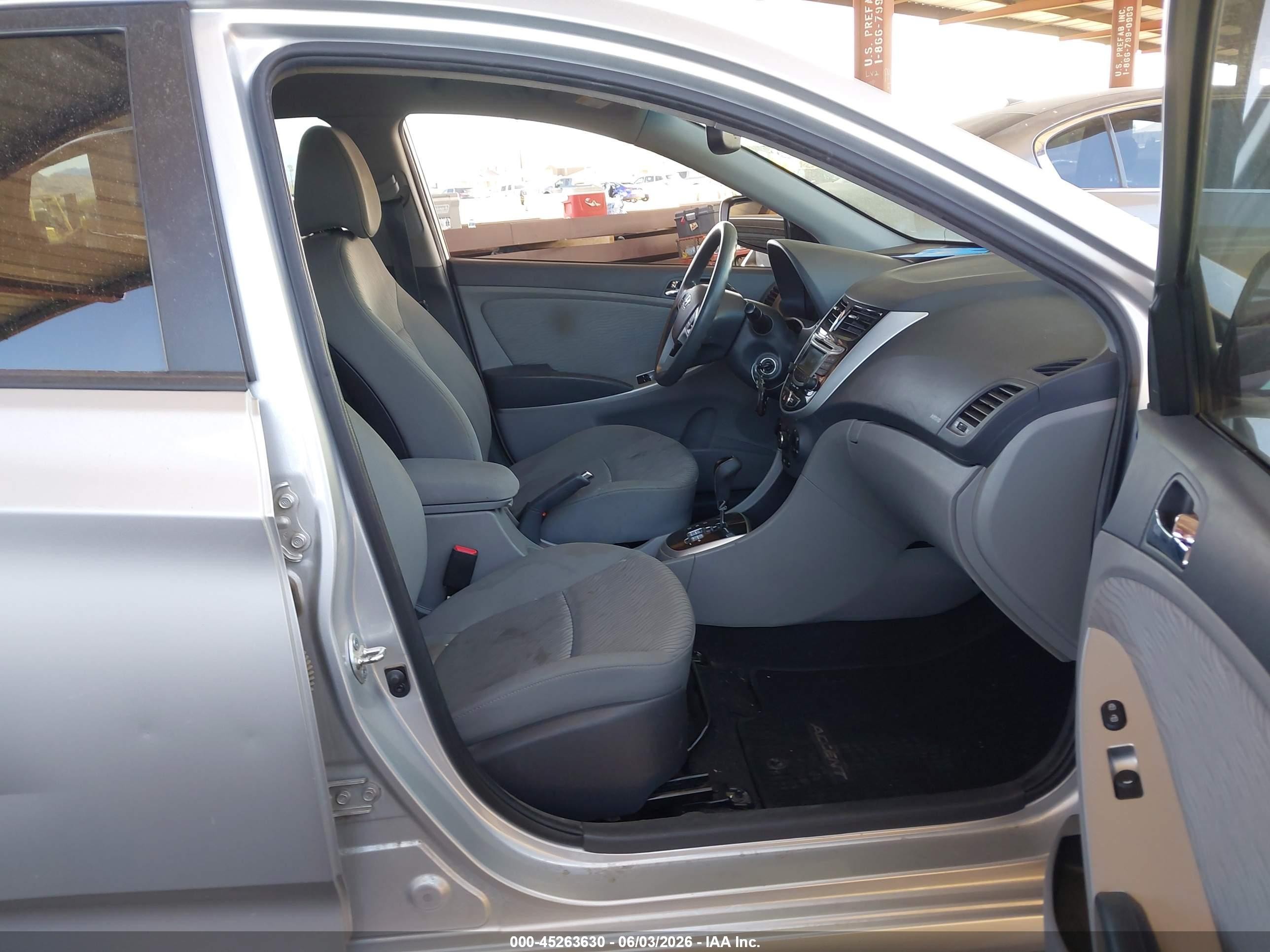 2013 Hyundai Accent Gls/se Серебряный vin: KMHCU4AE6DU432766