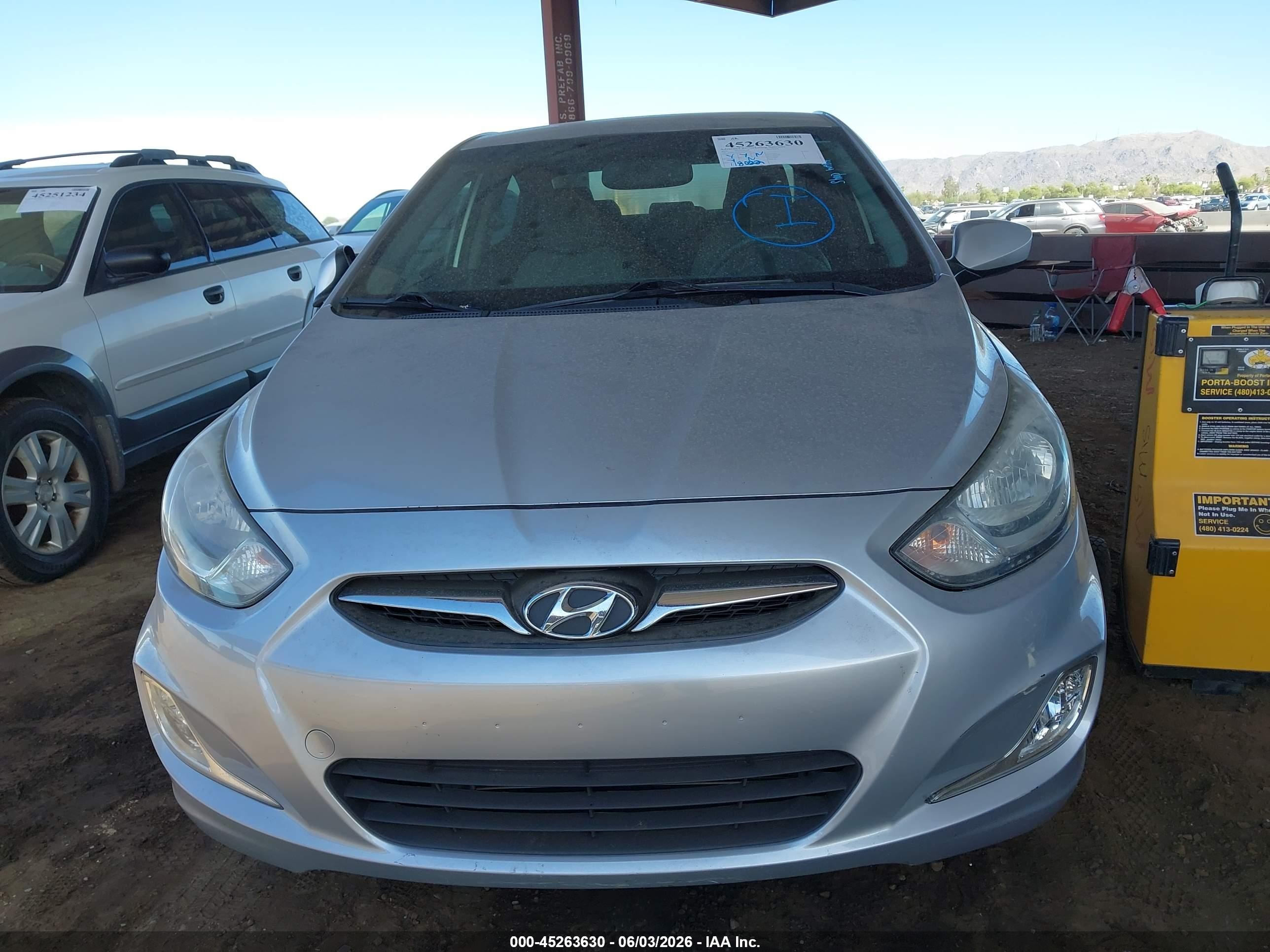 2013 Hyundai Accent Gls/se Серебряный vin: KMHCU4AE6DU432766