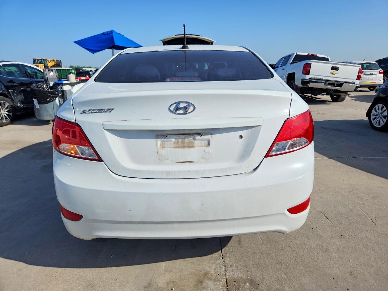 2015 Hyundai Accent Gls White vin: KMHCU4AE6FU822138