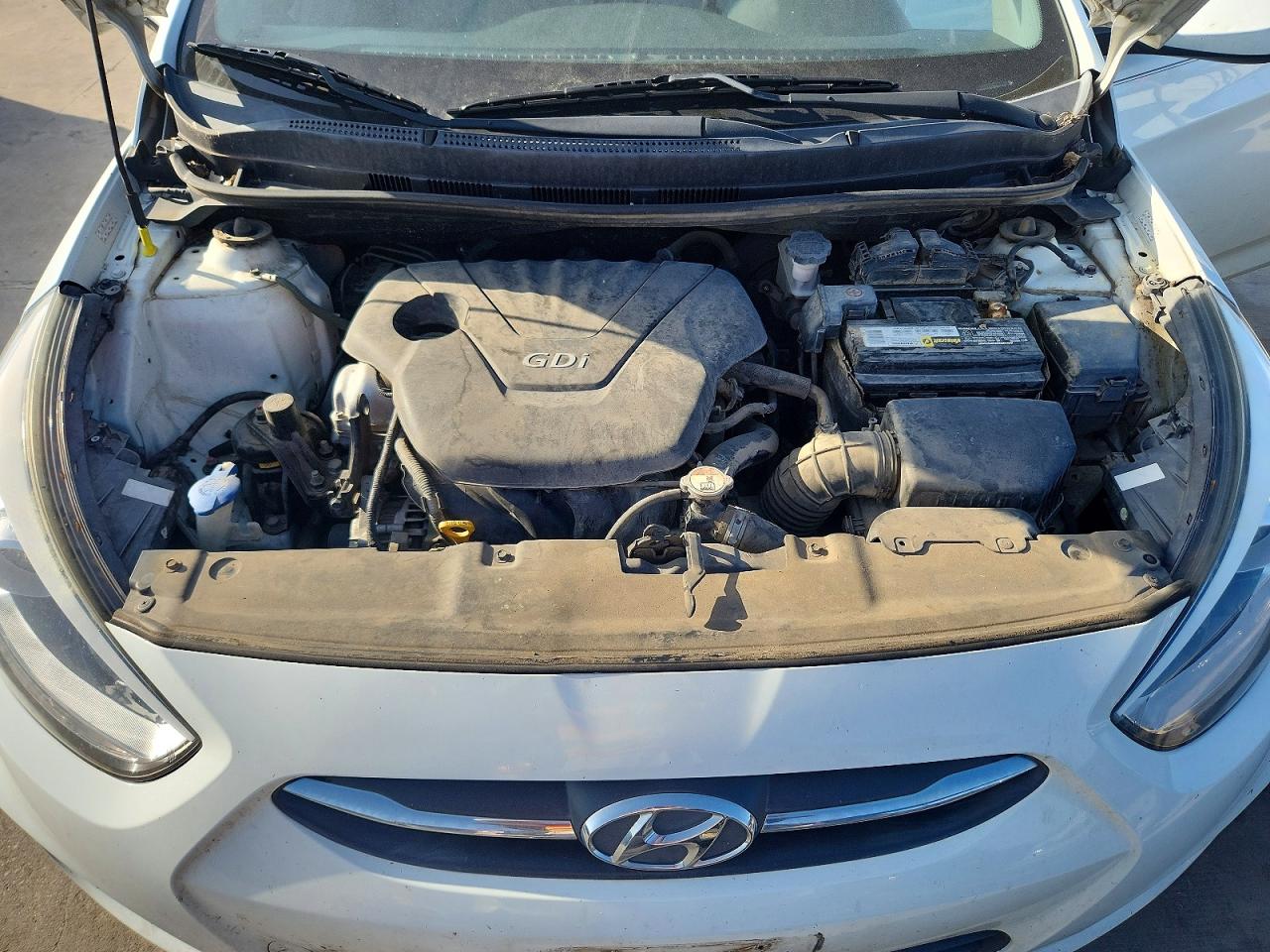 2015 Hyundai Accent Gls White vin: KMHCU4AE6FU822138
