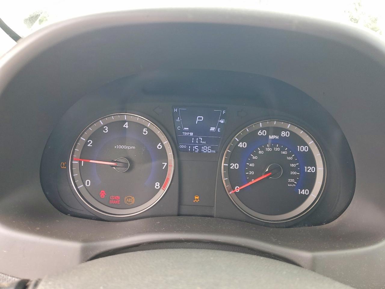 2012 Hyundai Accent Gls Silver vin: KMHCU4AE7CU084801