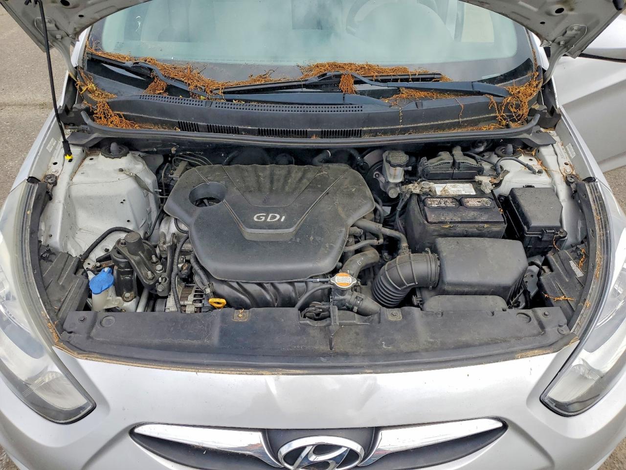 2012 Hyundai Accent Gls Silver vin: KMHCU4AE7CU084801