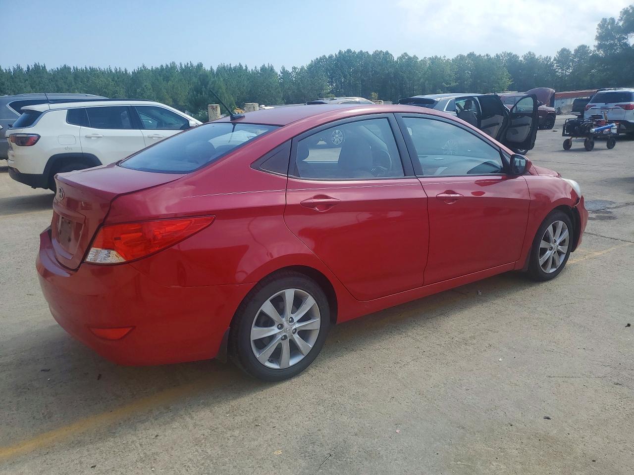2012 Hyundai Accent Gls Red vin: KMHCU4AE7CU162168