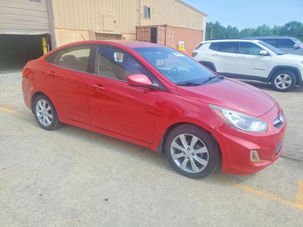 2012 Hyundai Accent Gls Red vin: KMHCU4AE7CU162168