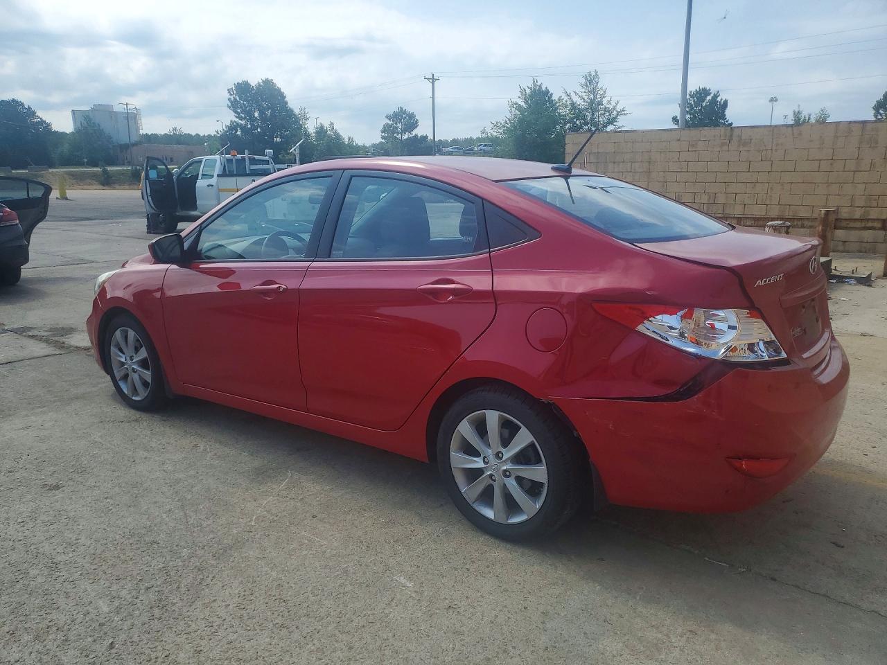 2012 Hyundai Accent Gls Red vin: KMHCU4AE7CU162168