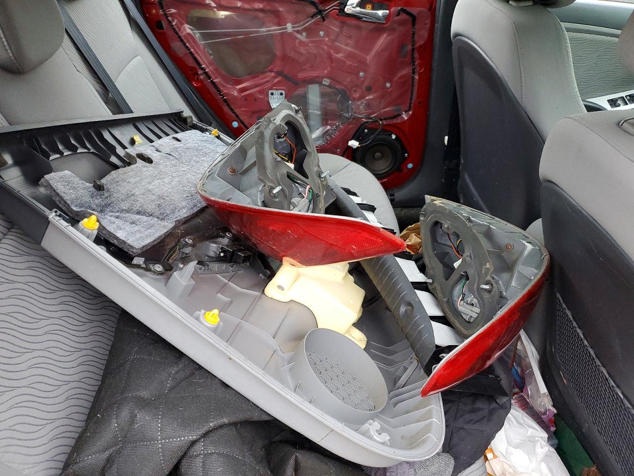 2012 Hyundai Accent Gls Red vin: KMHCU4AE7CU184803