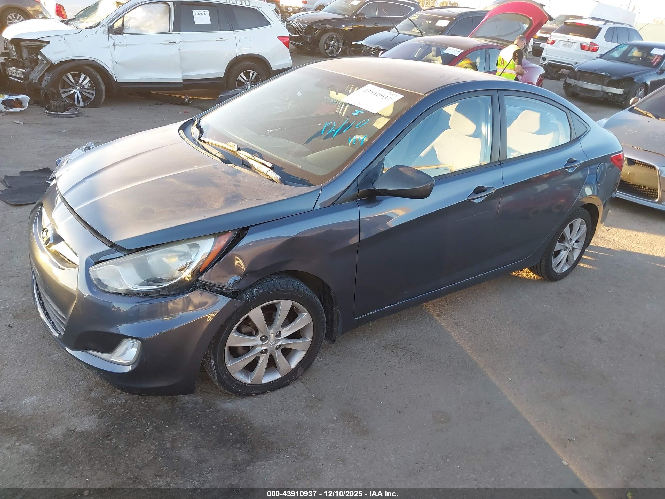2012 Hyundai Accent Gls Gray vin: KMHCU4AE7CU267180