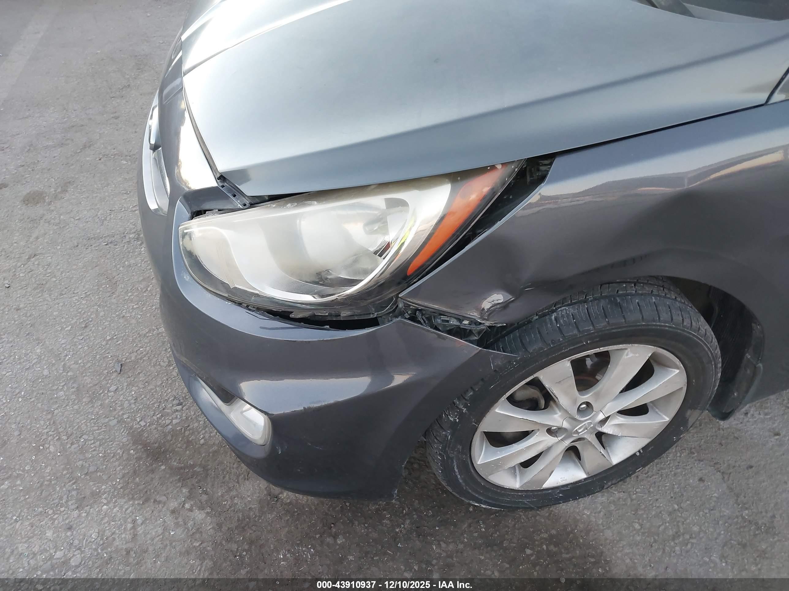 2012 Hyundai Accent Gls Gray vin: KMHCU4AE7CU267180