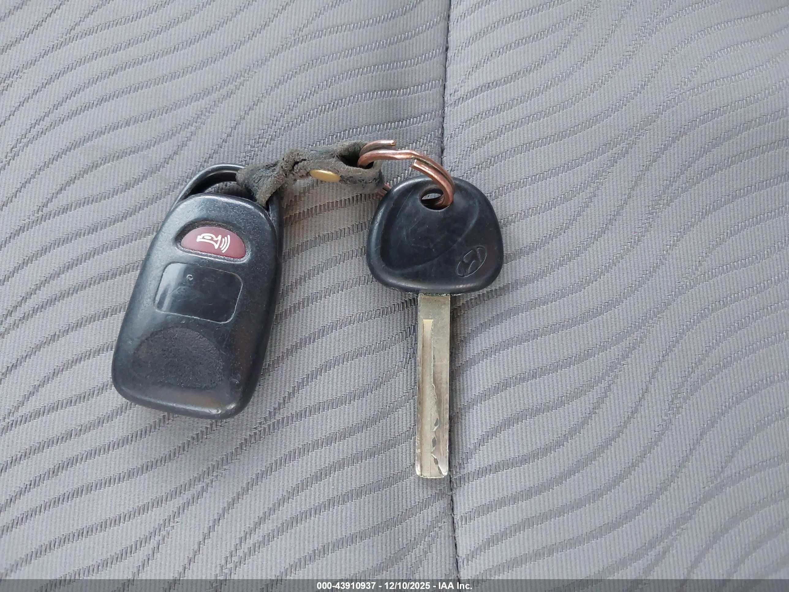 2012 Hyundai Accent Gls Gray vin: KMHCU4AE7CU267180