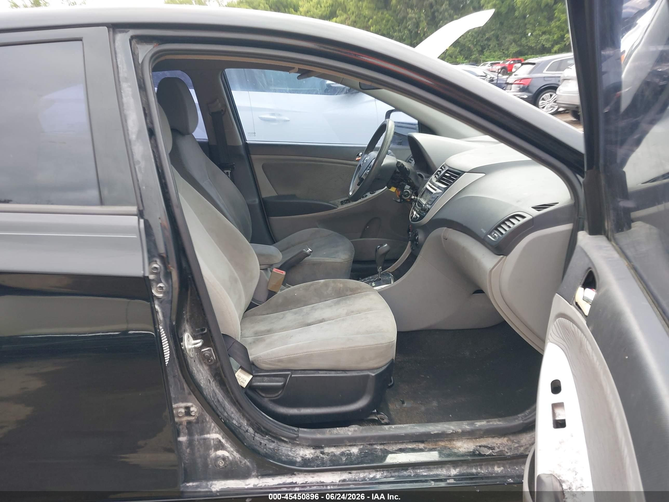 2013 Hyundai Accent Gls Черный vin: KMHCU4AE7DU289424