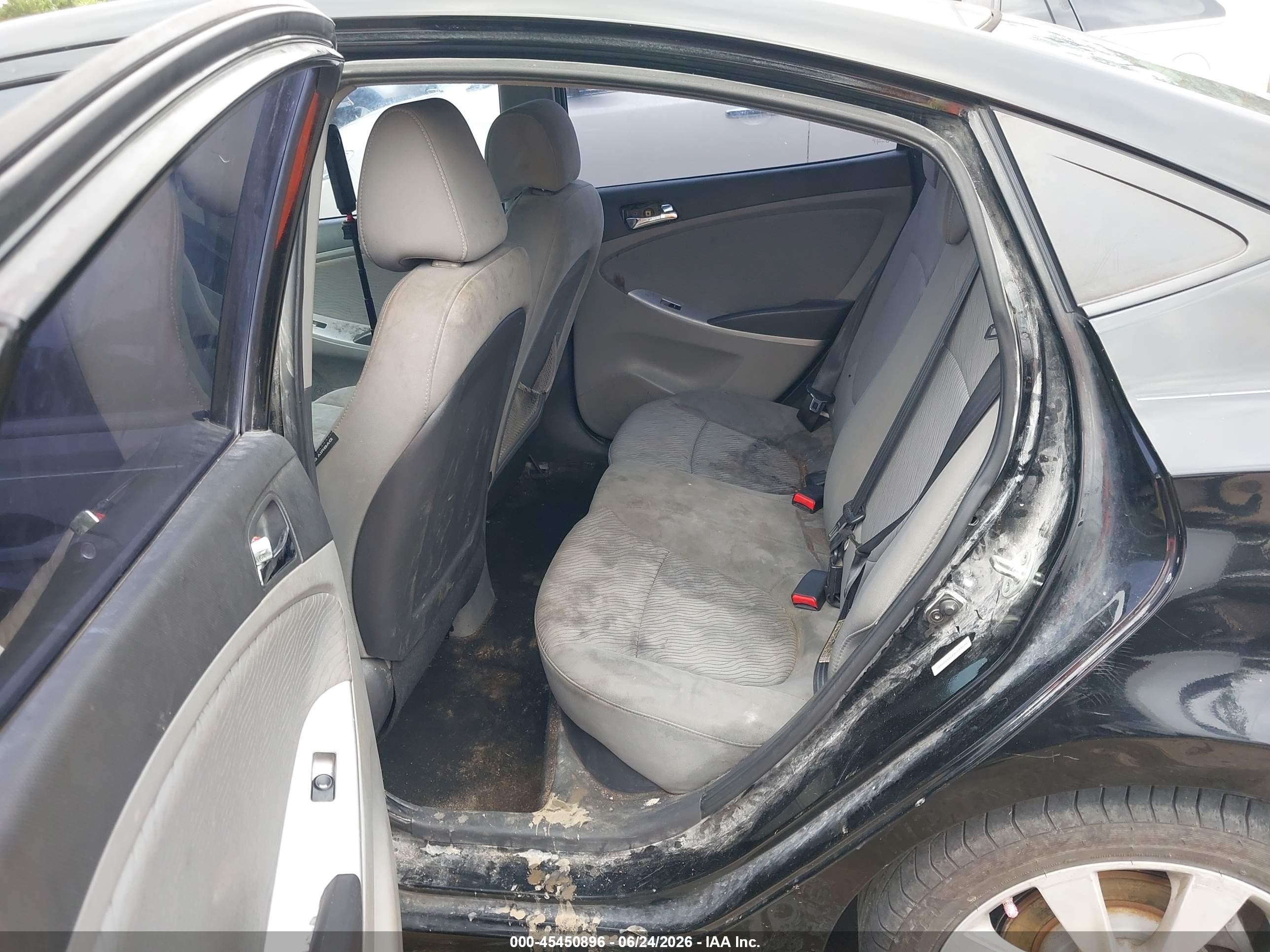 2013 Hyundai Accent Gls Черный vin: KMHCU4AE7DU289424