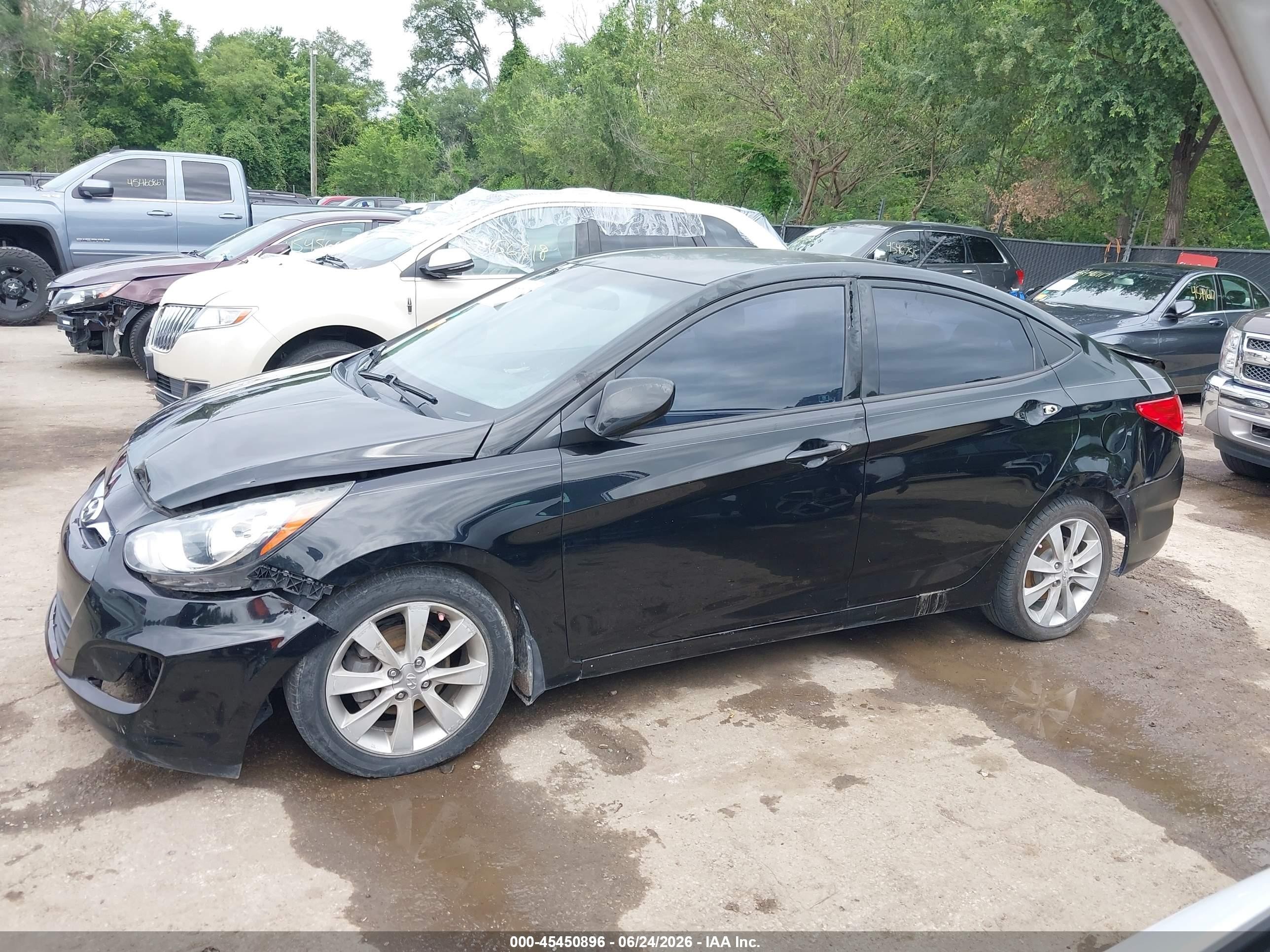 2013 Hyundai Accent Gls Черный vin: KMHCU4AE7DU289424