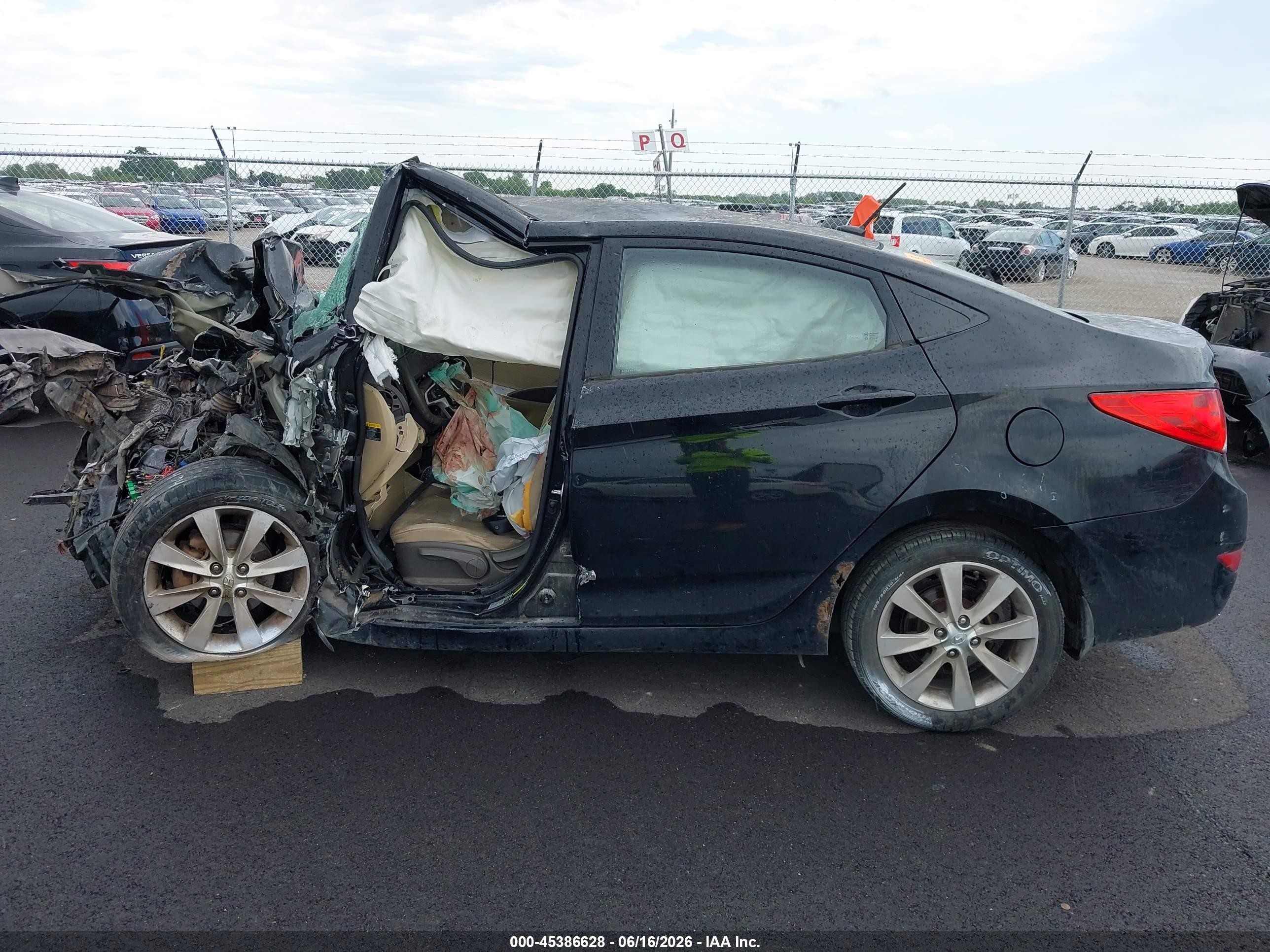 2013 Hyundai Accent Gls Black vin: KMHCU4AE7DU307839