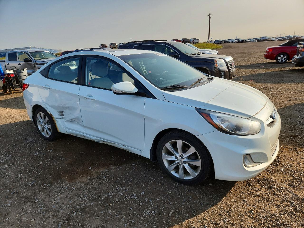 2013 Hyundai Accent Gls White vin: KMHCU4AE7DU330960