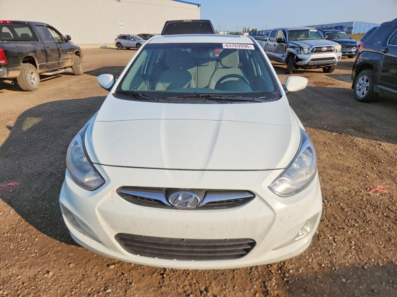 2013 Hyundai Accent Gls White vin: KMHCU4AE7DU330960