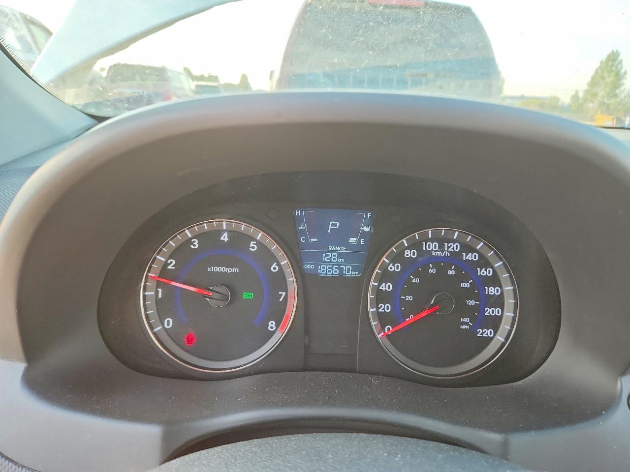 2013 Hyundai Accent Gls White vin: KMHCU4AE7DU330960