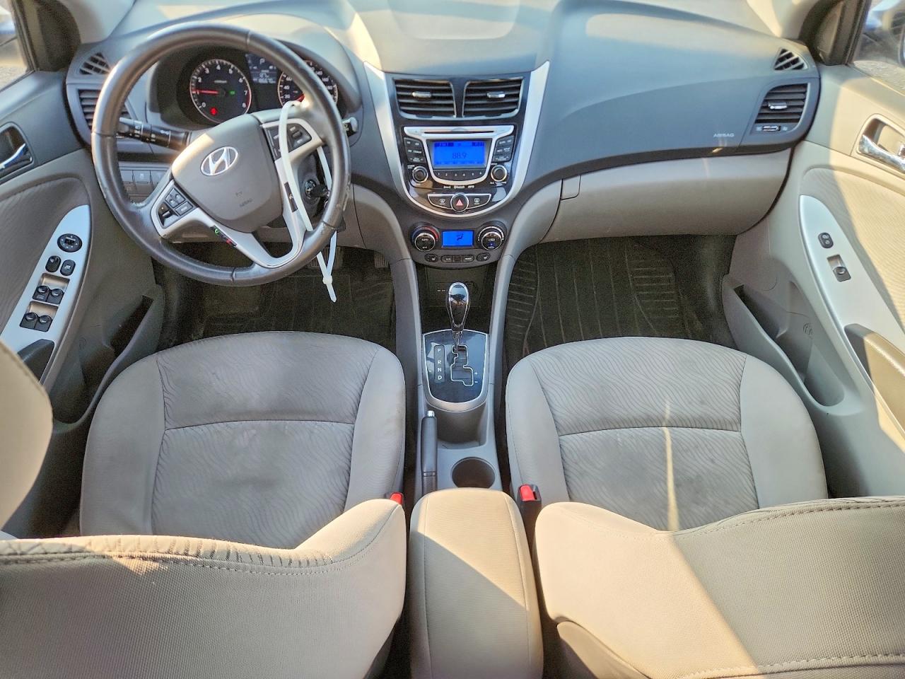 2013 Hyundai Accent Gls White vin: KMHCU4AE7DU330960