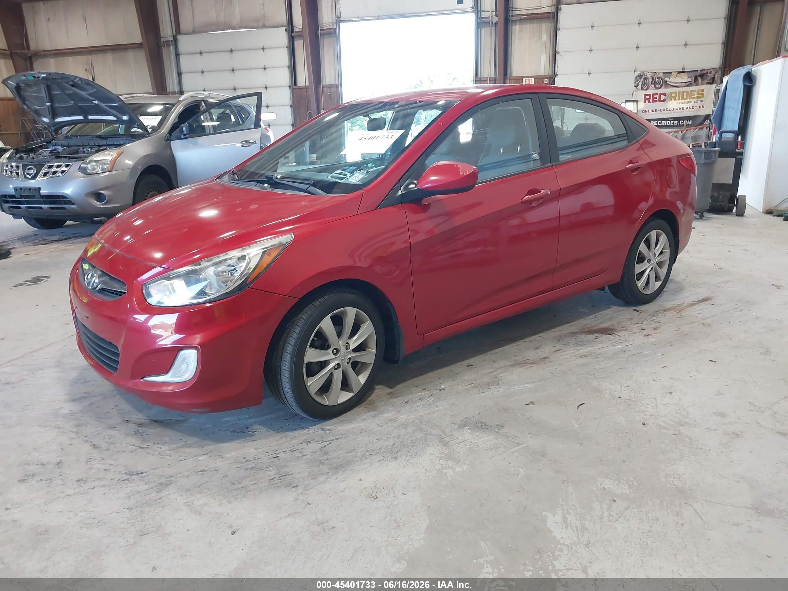 2013 Hyundai Accent Gls Red vin: KMHCU4AE7DU443954